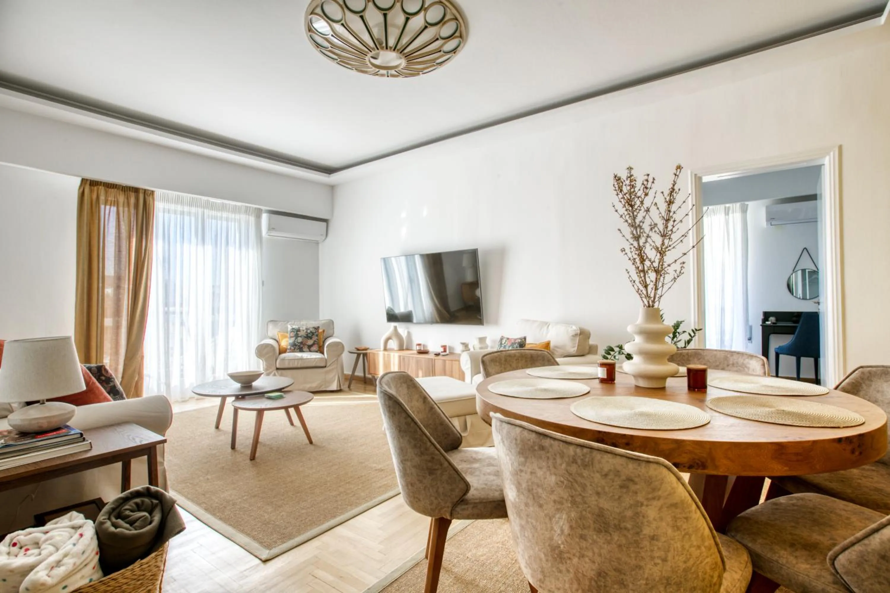 TV and multimedia in SMG Boutique Apartments