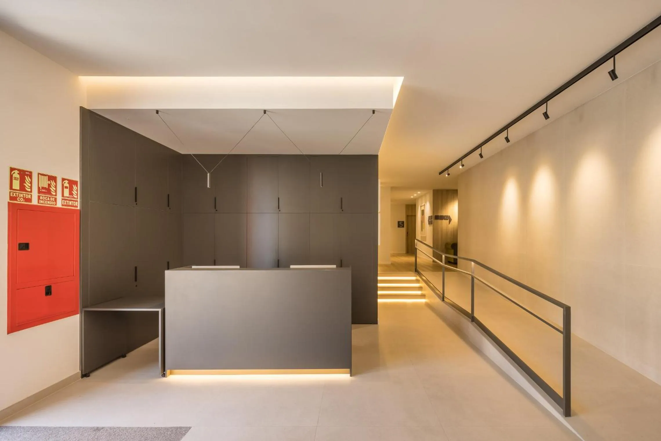 Lobby or reception in Mon Suites Jardín de Ayora