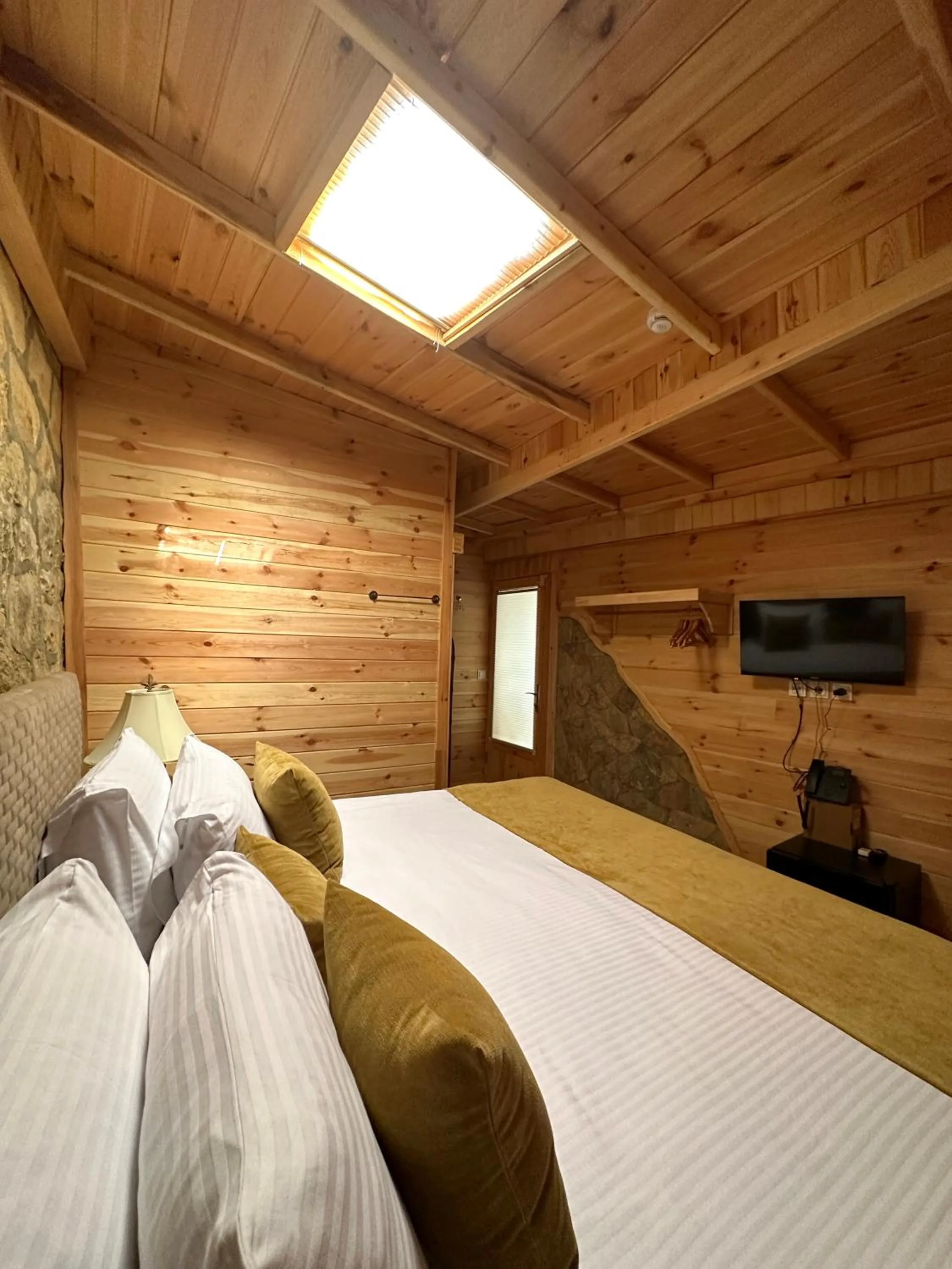 Photo of the whole room, Bed in Suuyla Kazdagları