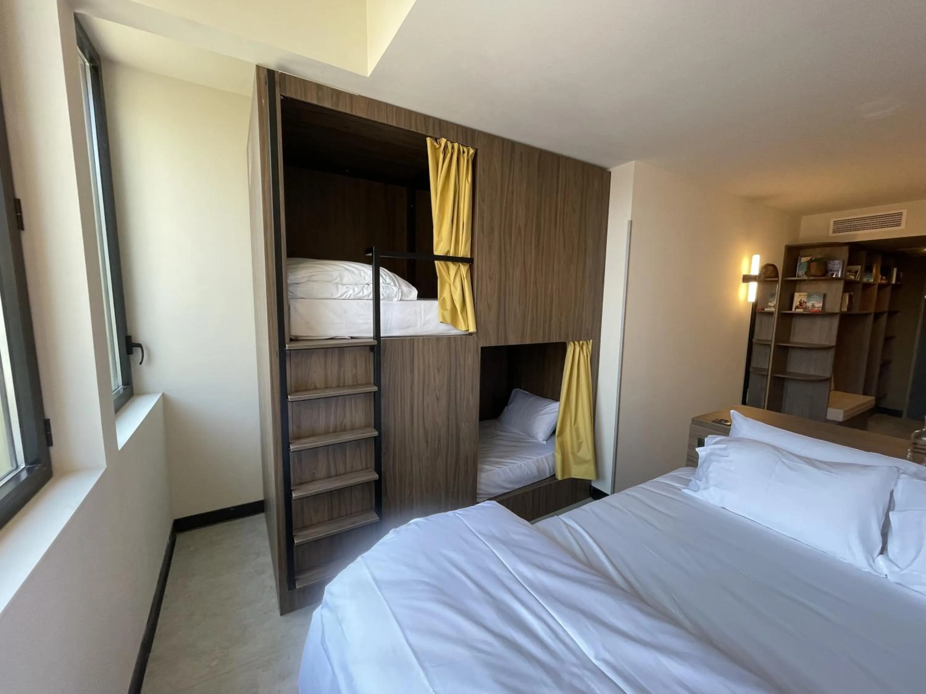 Bed in JOST Hôtel Lille Centre