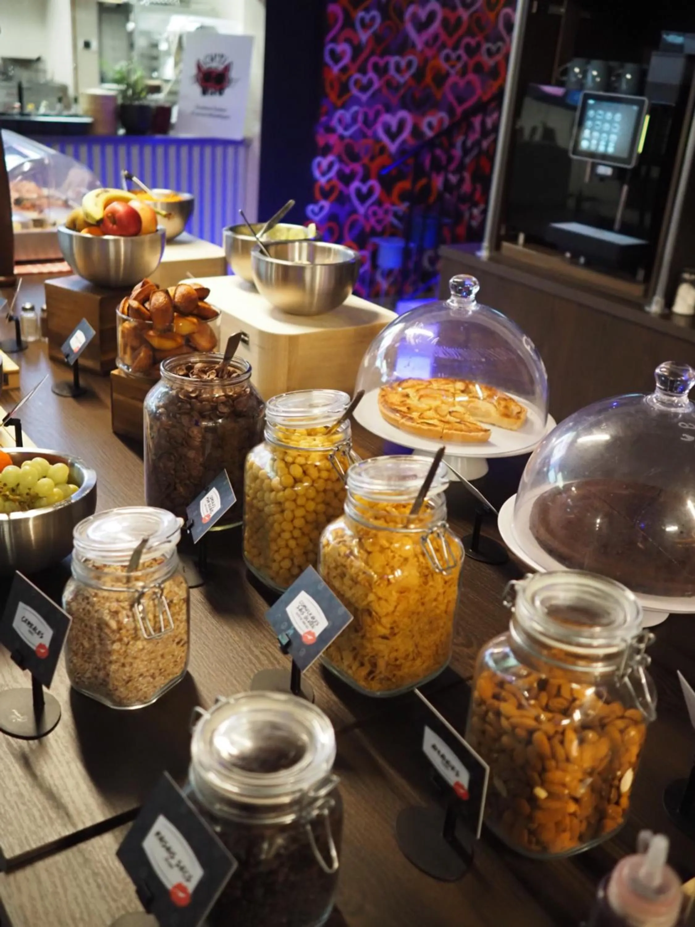 Breakfast in JOST Hôtel Lille Centre