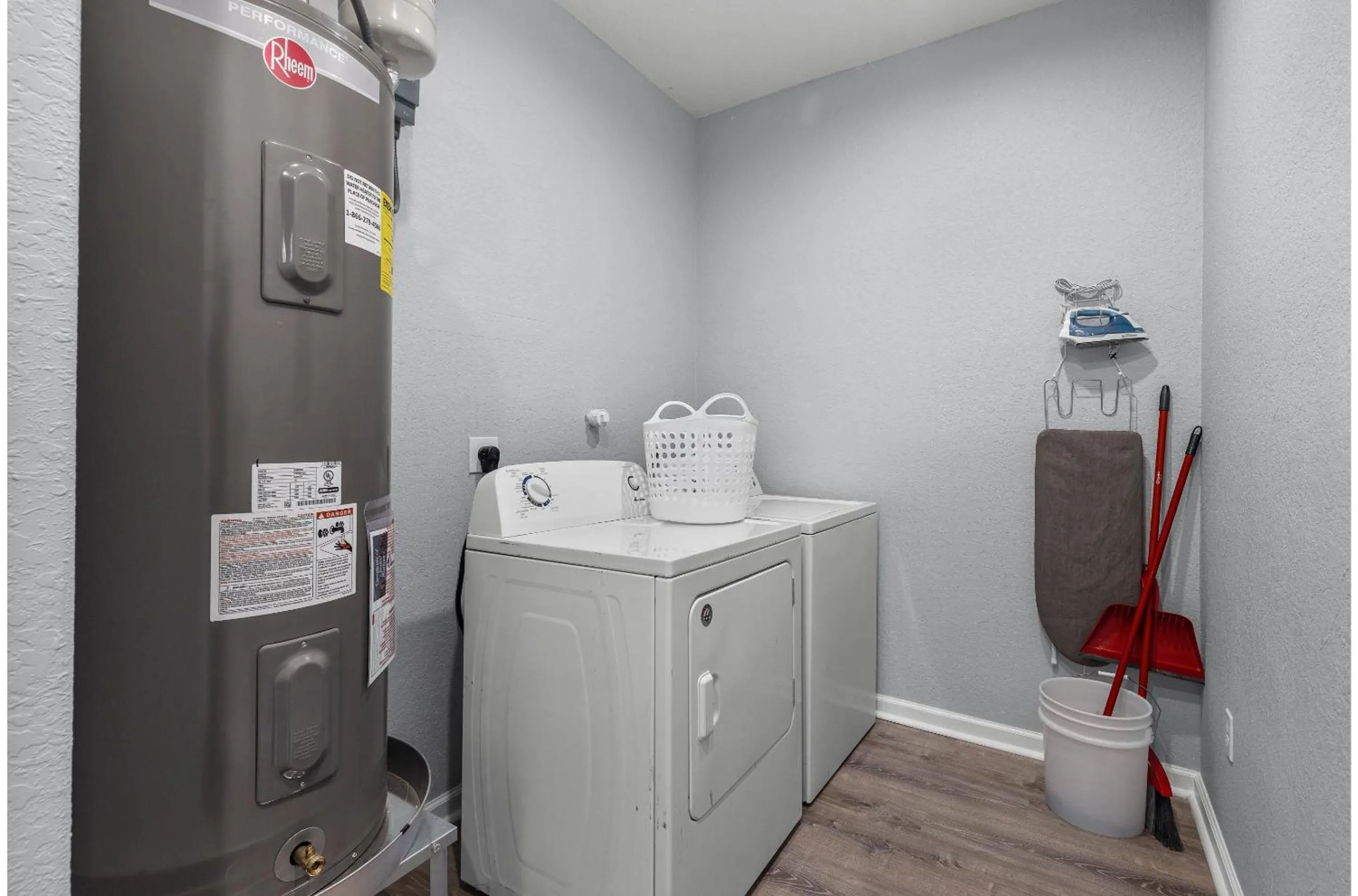 Other in Charming Walkable 4 BR2.5 BA Near Dtown Riverwalk