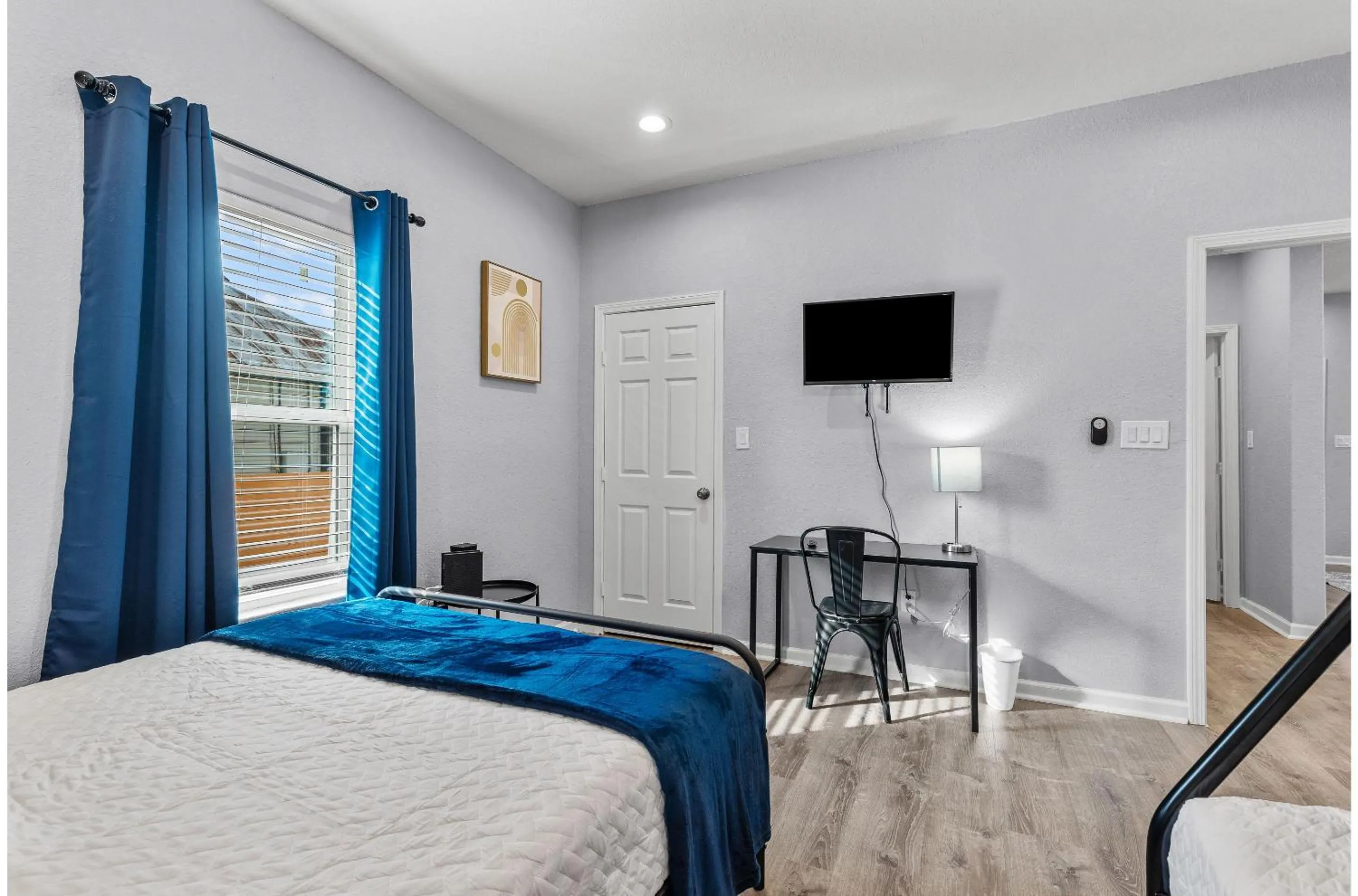 Other, Bed in Charming Walkable 4 BR2.5 BA Near Dtown Riverwalk
