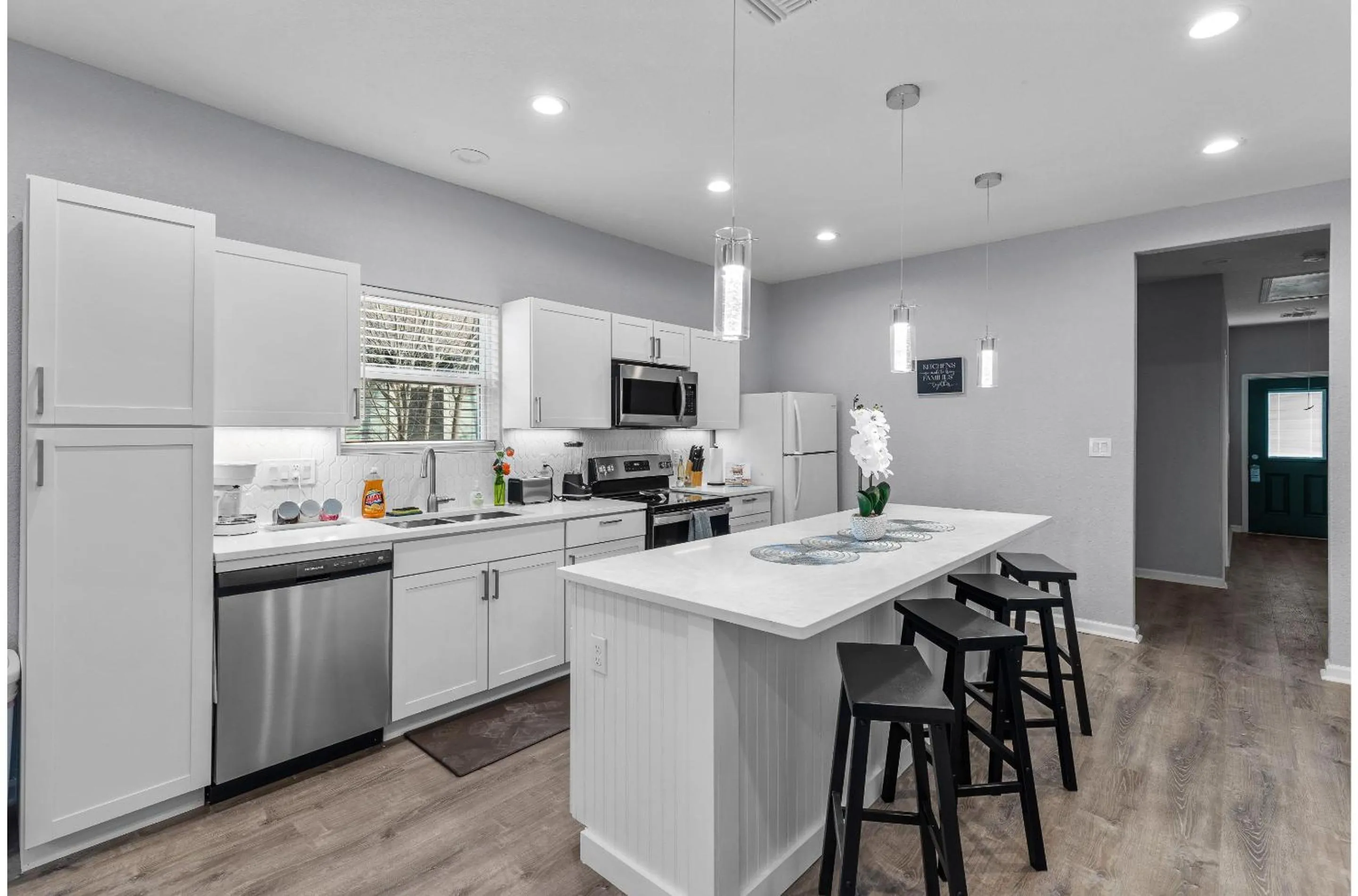 Other in Charming Walkable 4 BR2.5 BA Near Dtown Riverwalk