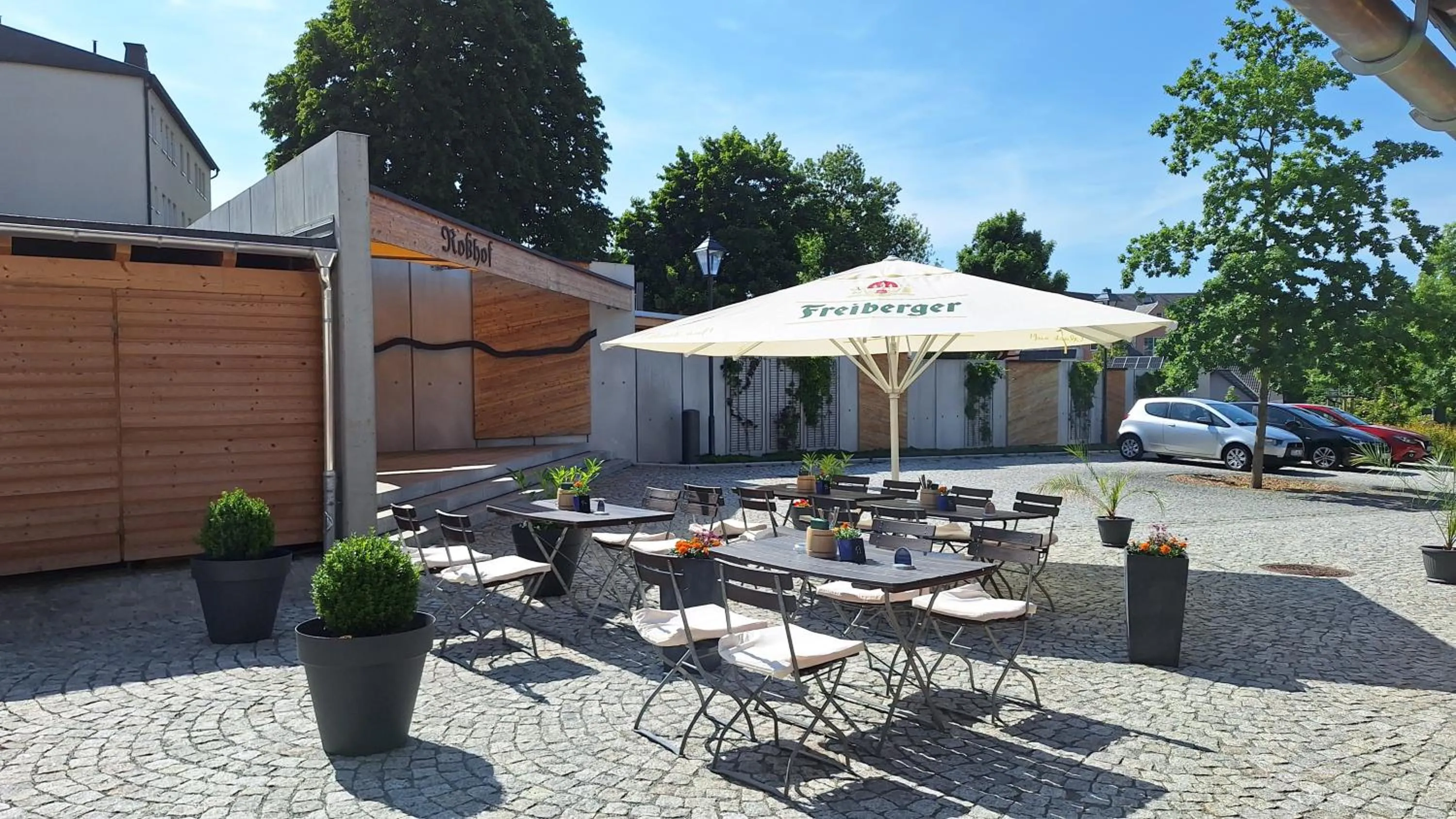 Property building in Hotel Roß