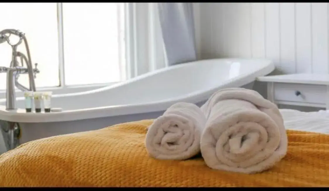 Bedroom in Wheatsheaf Hotel Bedroom in Wheatsheaf Hotel