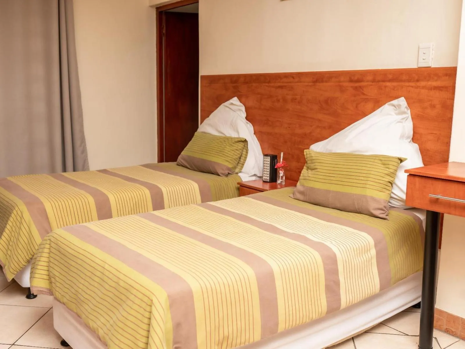 Bed in Dolphin Coast B&B / Self catering