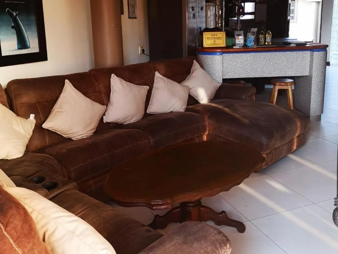 Lounge or bar in Dolphin Coast B&B / Self catering