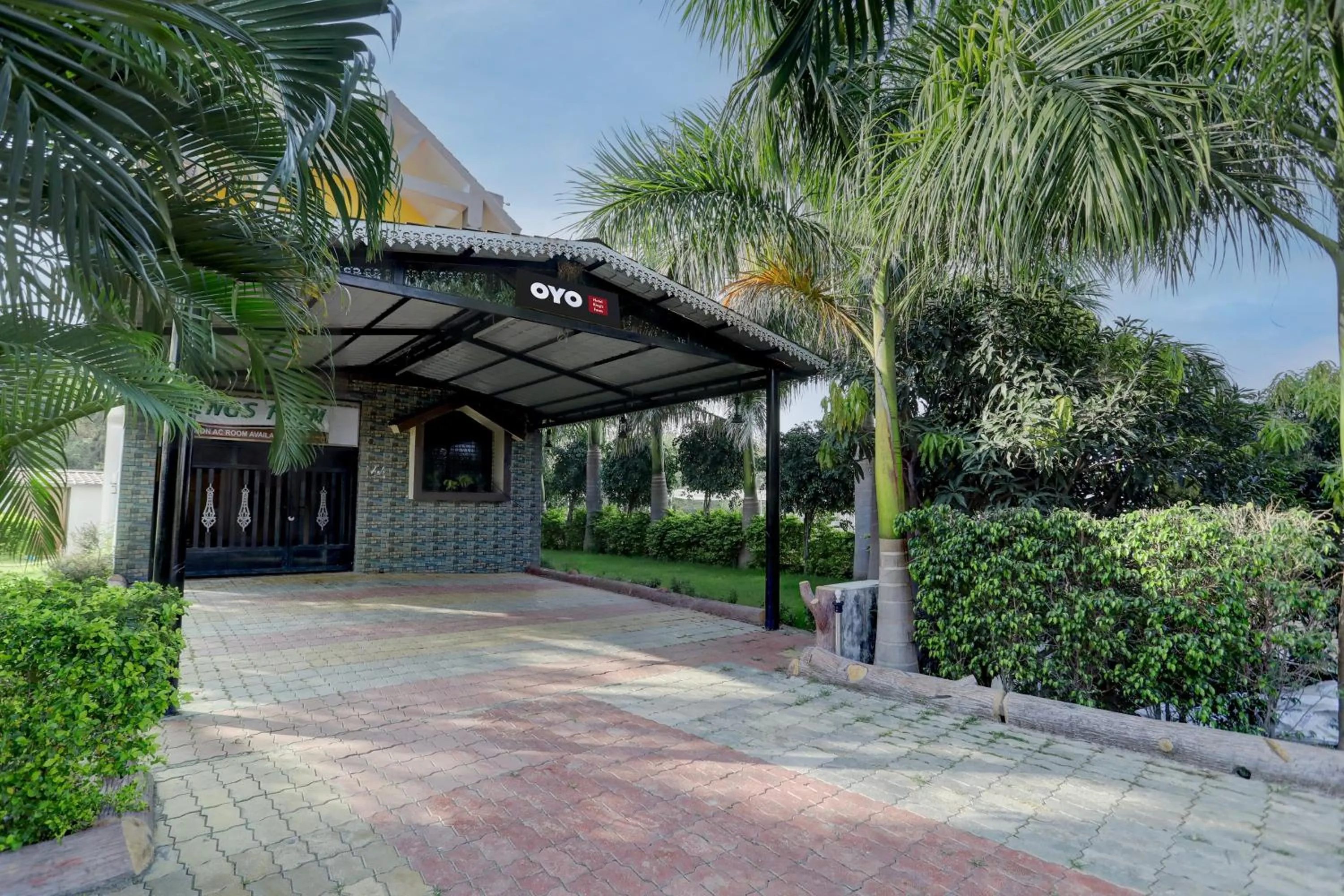 Facade/entrance in Hotel O Kings Farm