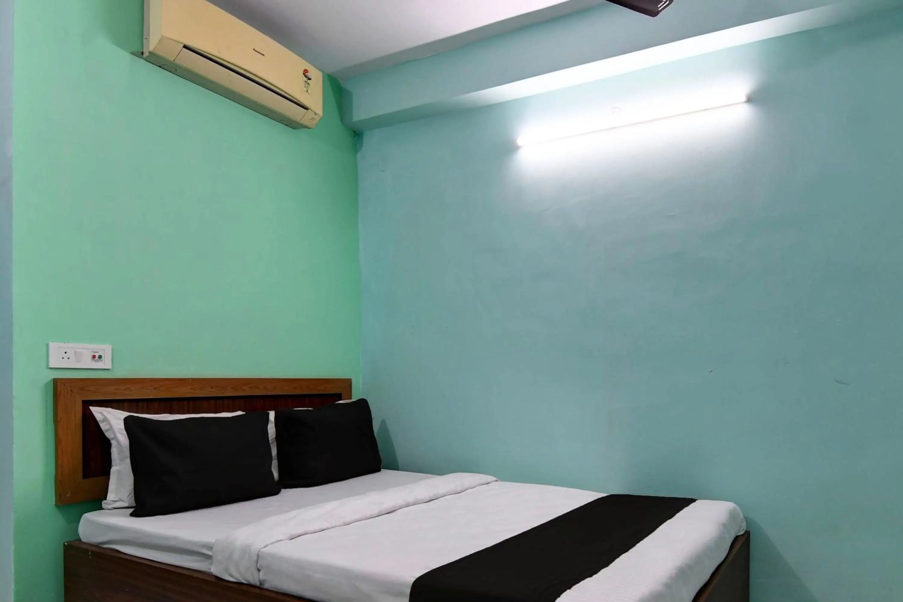 Bedroom, Bed in Hotel O Relax Inn