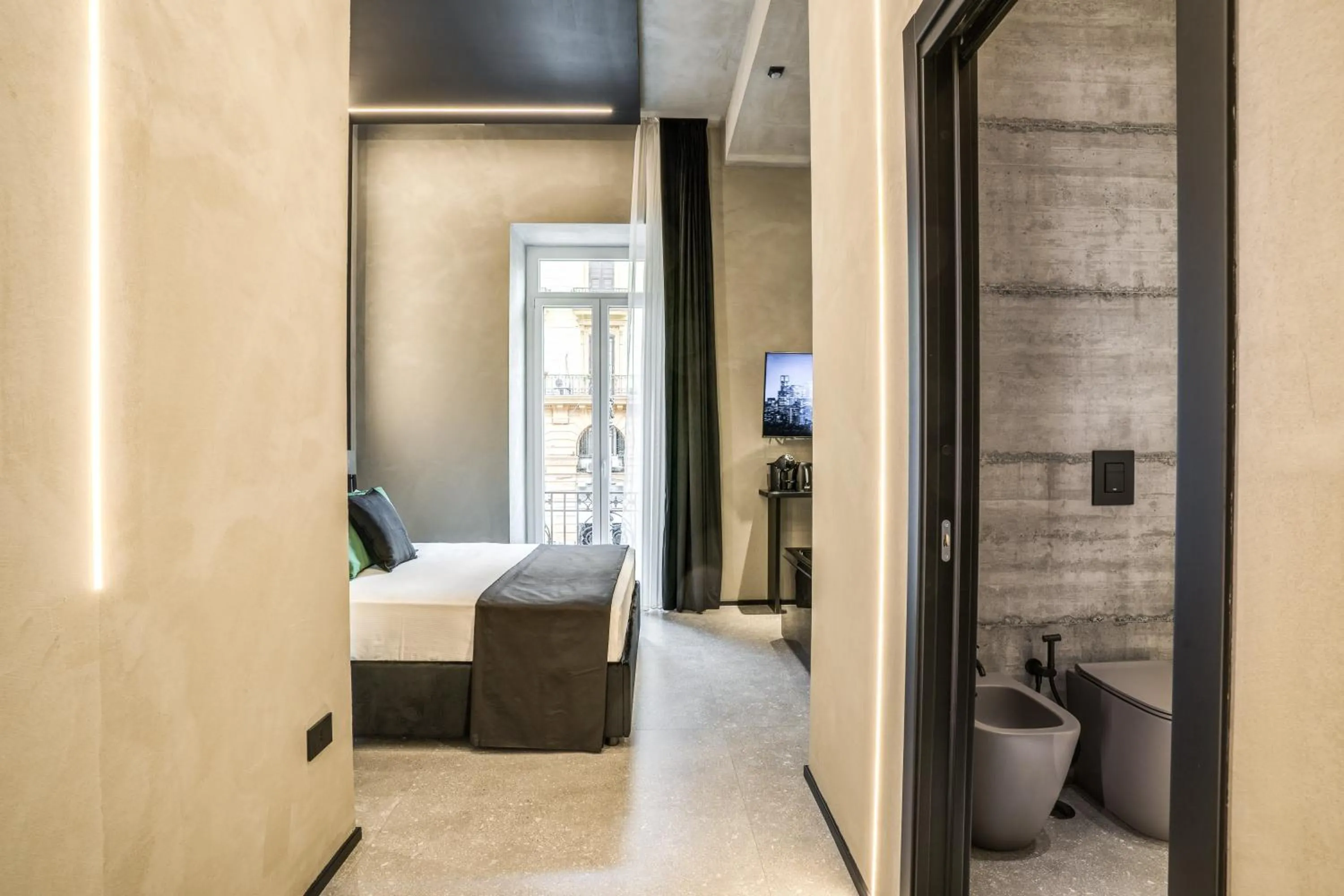 Bathroom, Bed in Gallery Experience Napoli