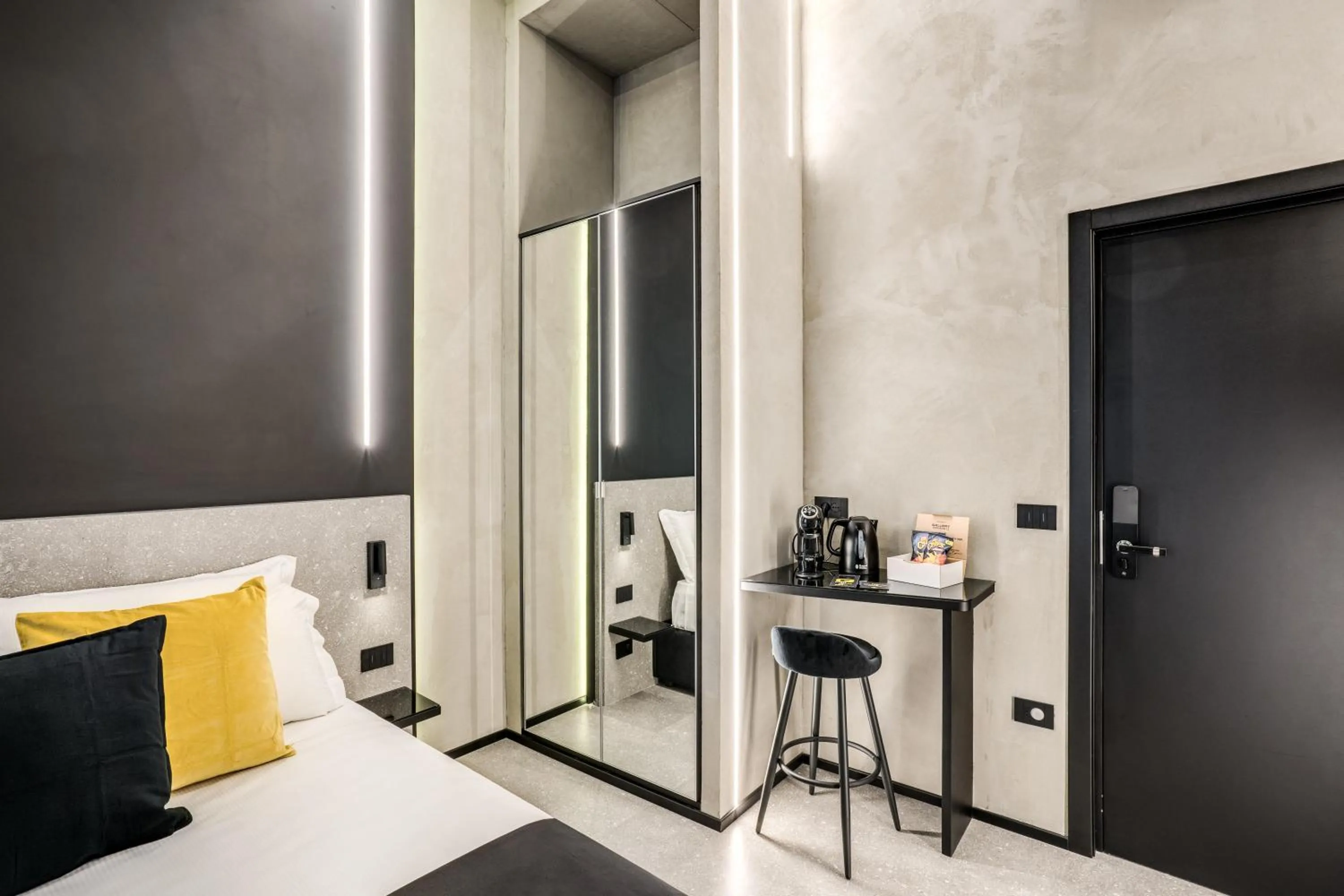 Coffee/tea facilities, Bed in Gallery Experience Napoli
