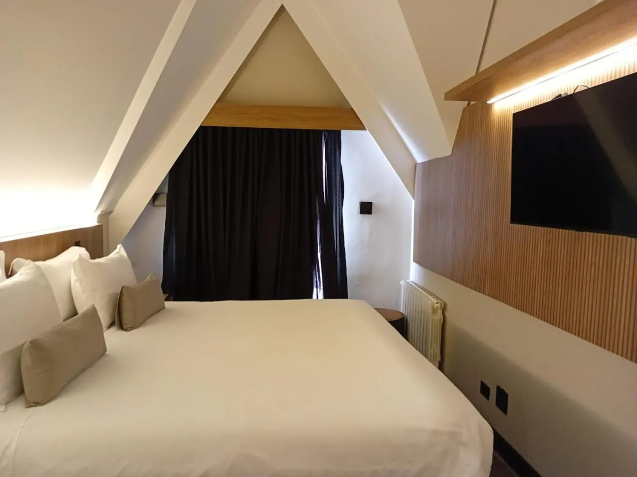 Pinot Hotel