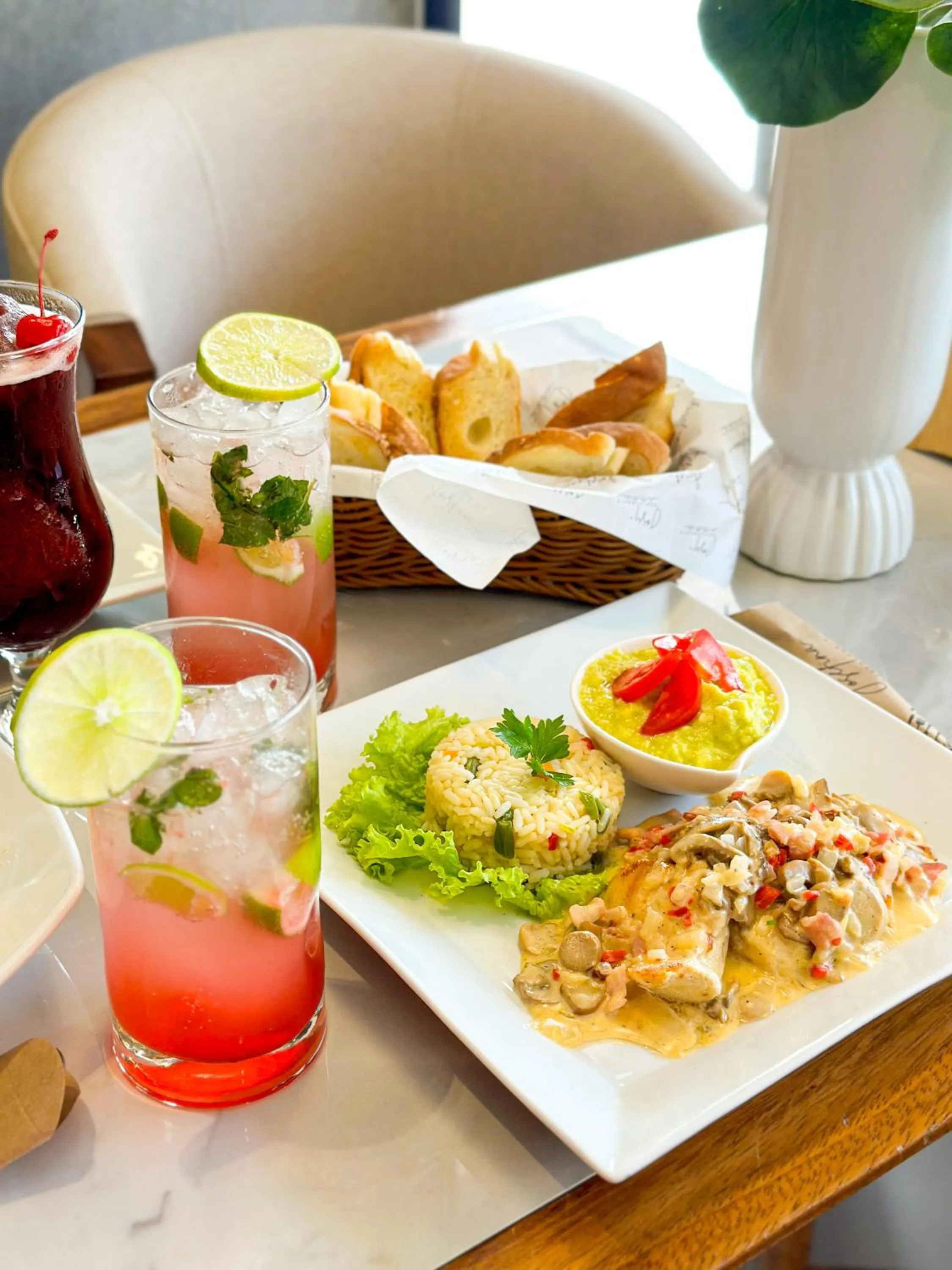 Restaurant/places to eat in Hotel Tepeu