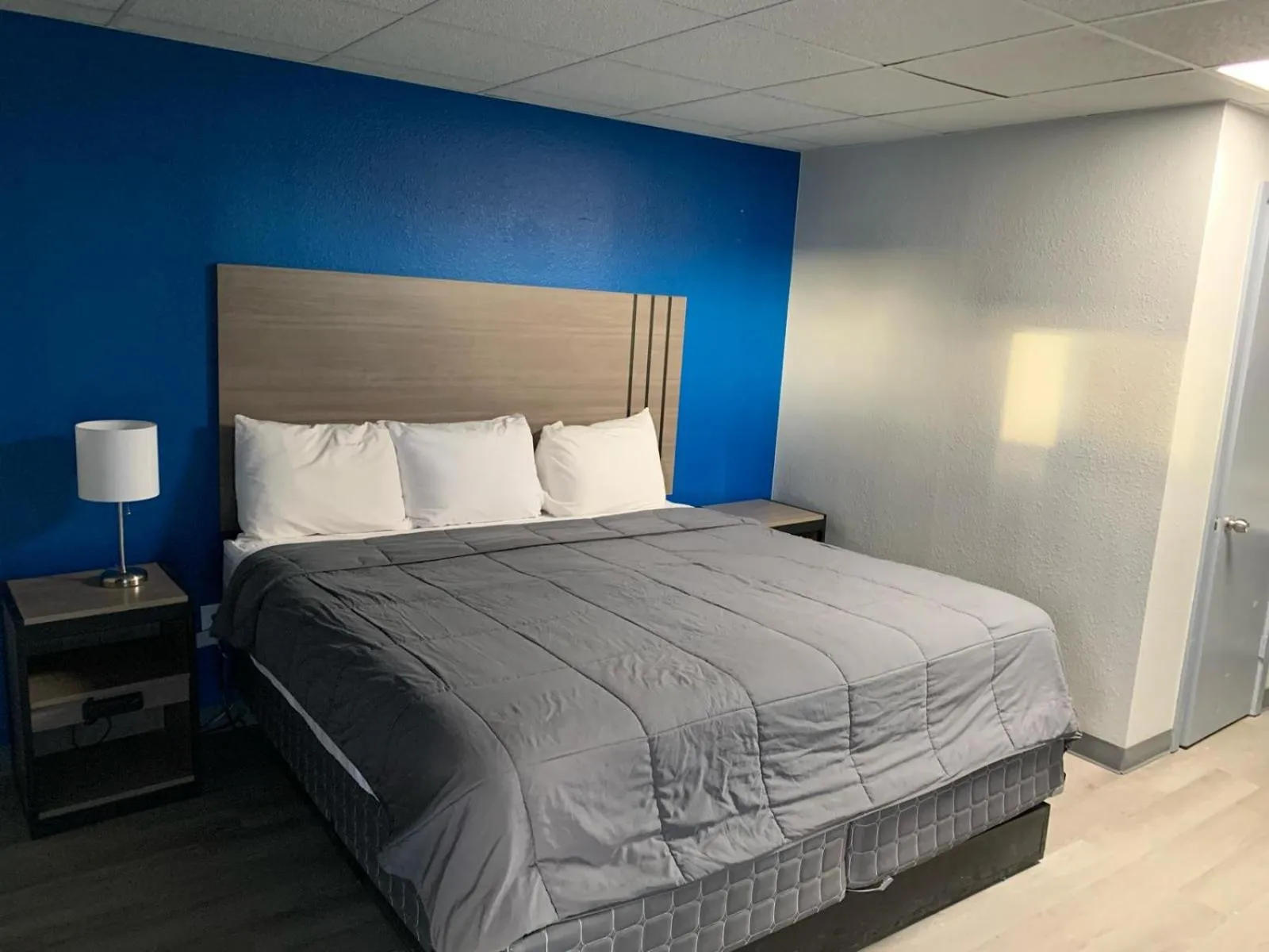 Bed in JAL COUNTRY INN