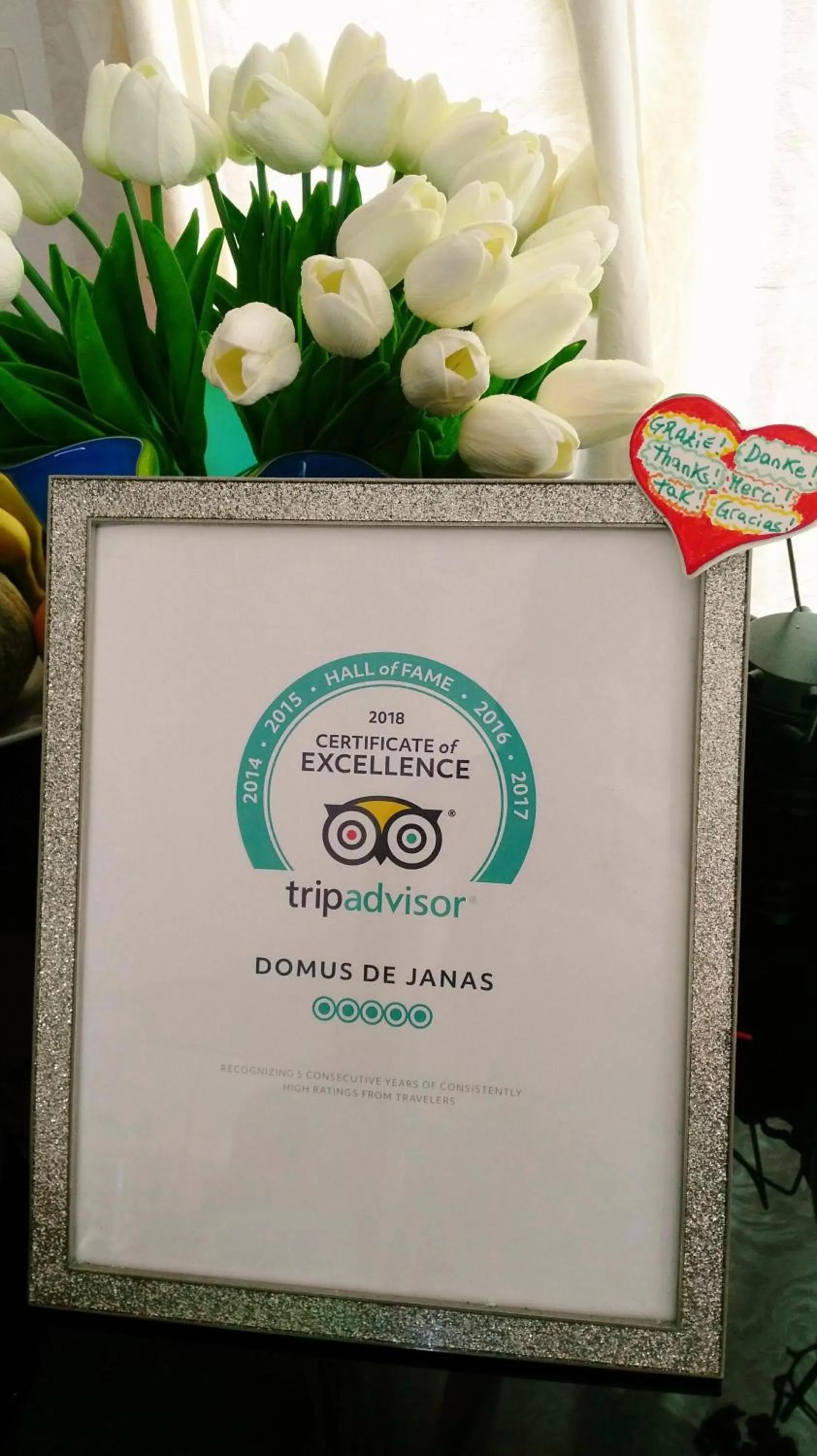 Decorative detail in B&B Domus de Janas Santa Teresa Gallura