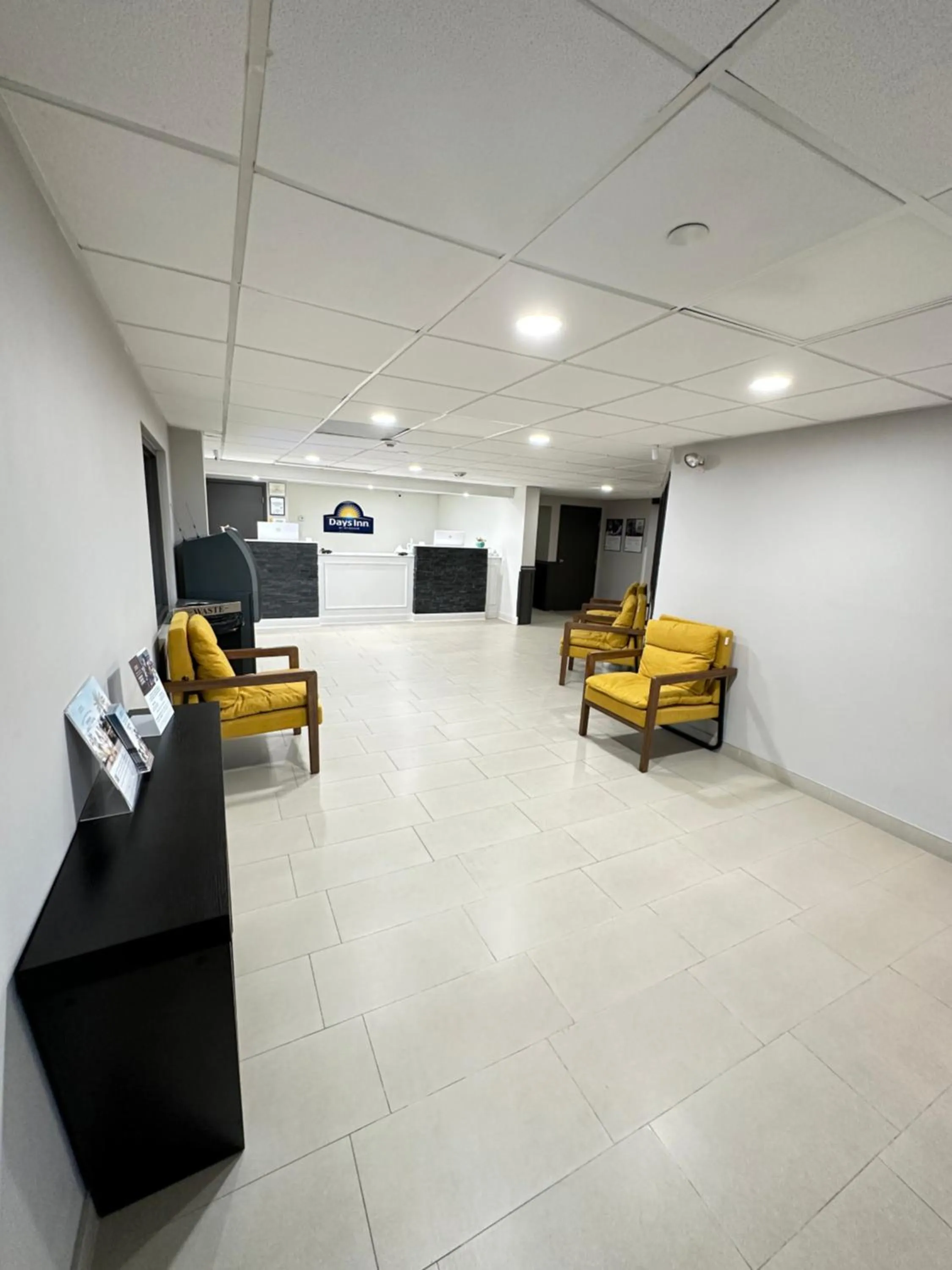 Communal lounge/ TV room in Days Inn by Wyndham Mandan Bismarck Area