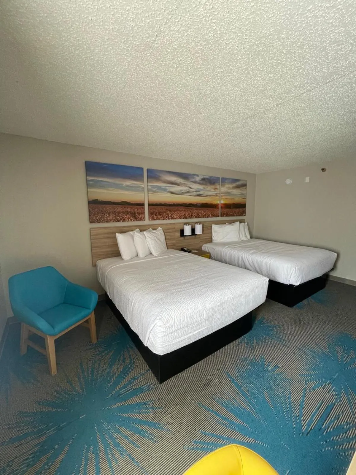 Photo of the whole room, Bed in Days Inn by Wyndham Mandan Bismarck Area