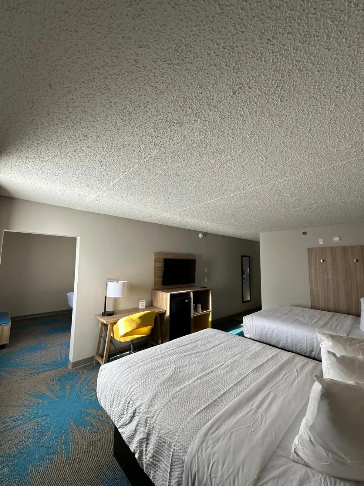 Photo of the whole room, Bed in Days Inn by Wyndham Mandan Bismarck Area