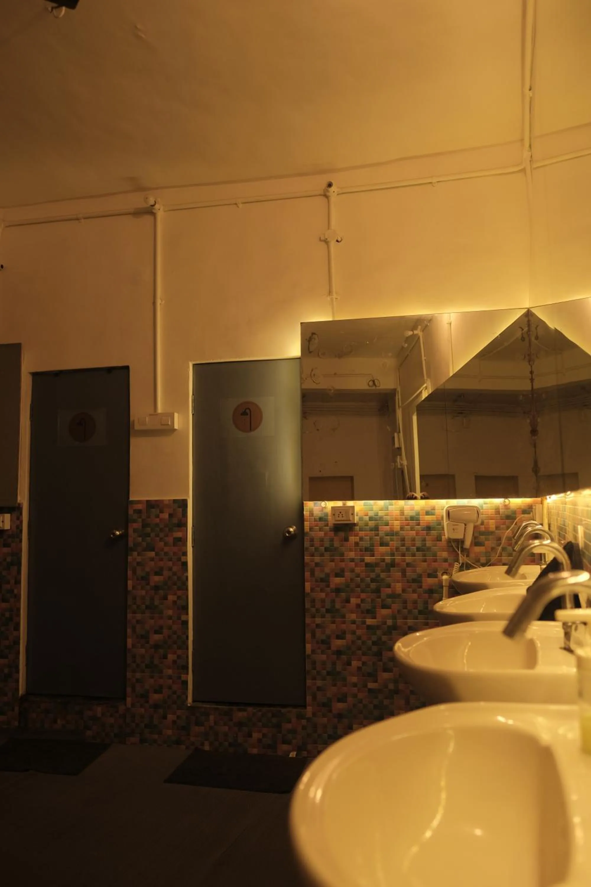 Bathroom in Hammock Hostels - Bandra