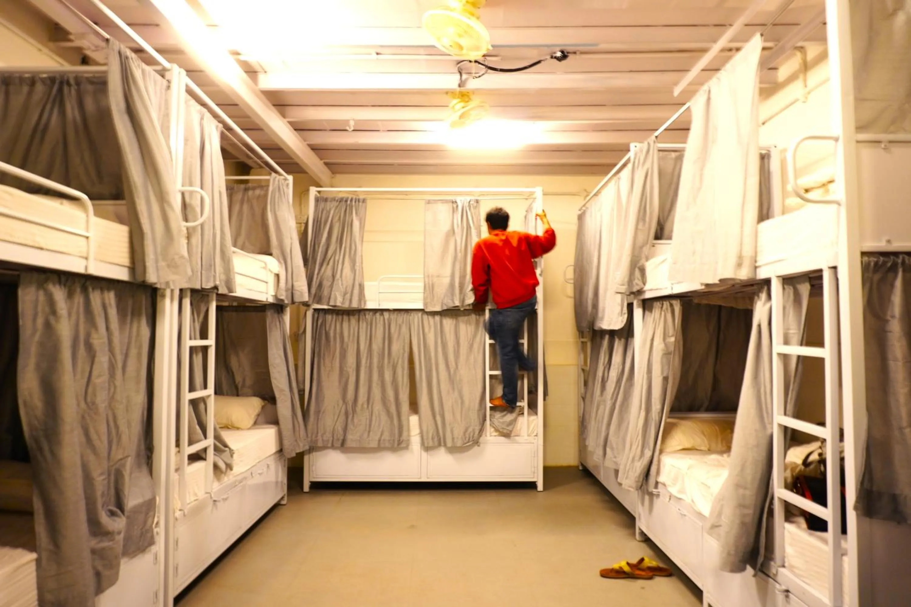 Bedroom, Bed in Hammock Hostels - Bandra