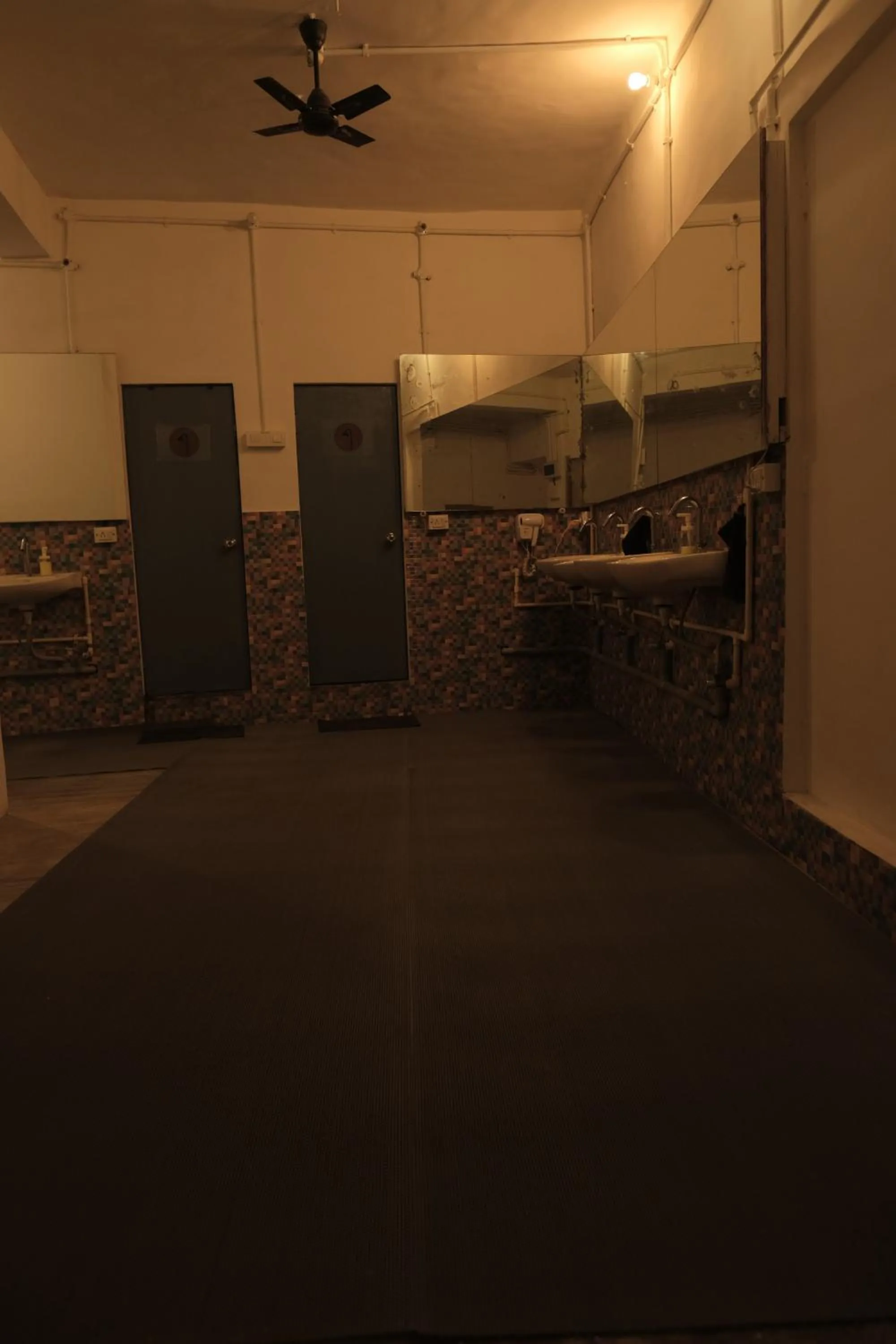 Bathroom in Hammock Hostels - Bandra