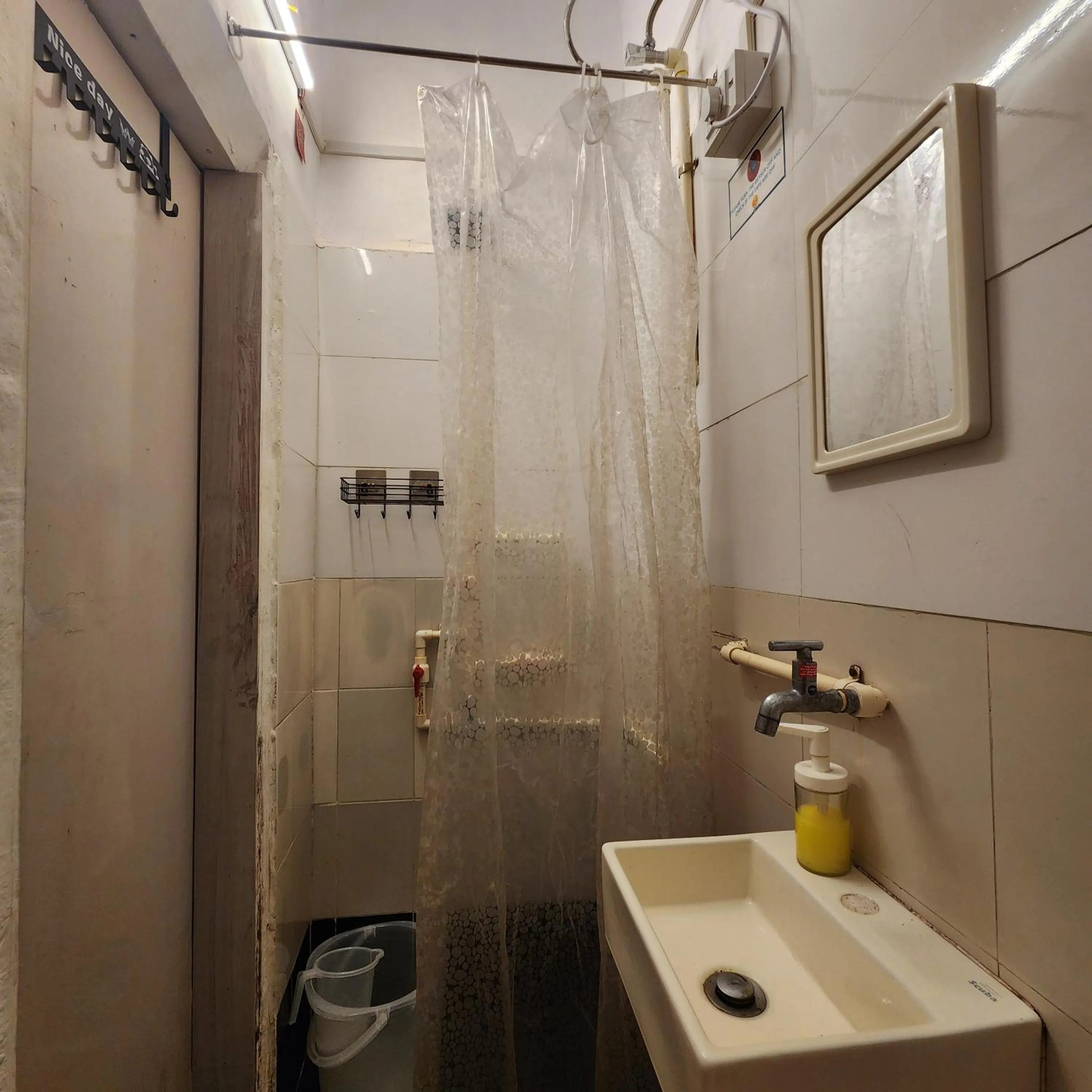 Bathroom in Hammock Hostels - Bandra