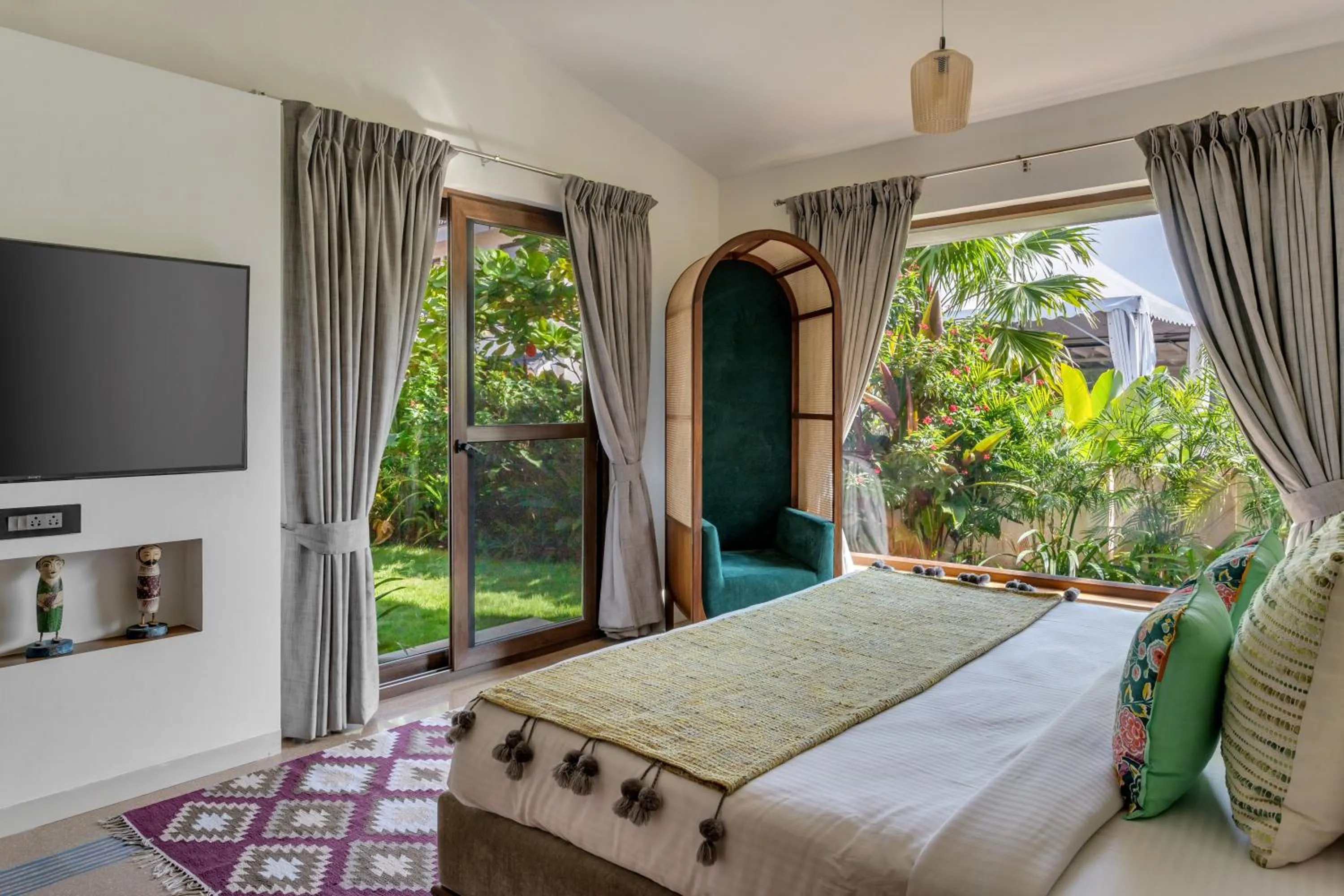 Bed in HIREAVILLA Villa Inaari - 5BHK with Private Pool in Anjuna