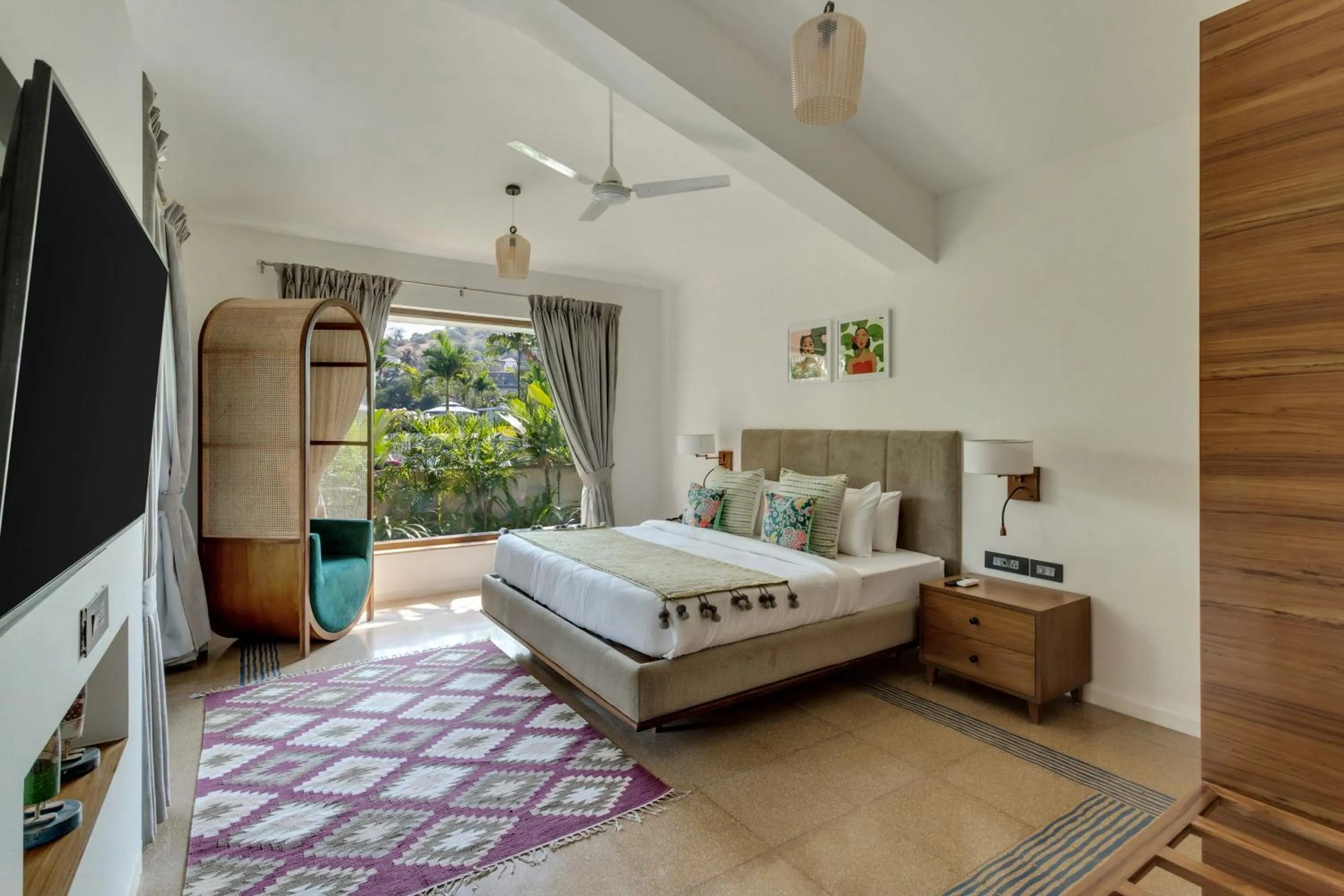 Bed in HIREAVILLA Villa Inaari - 5BHK with Private Pool in Anjuna