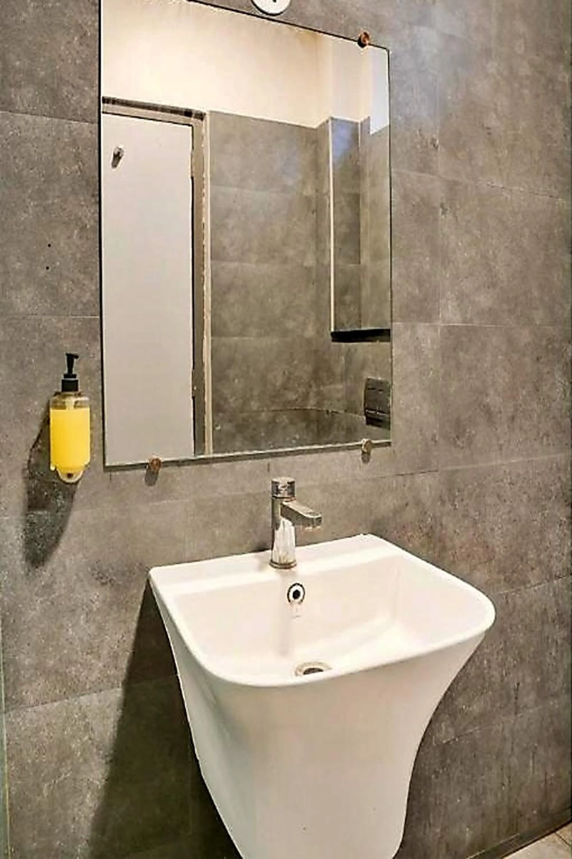 Bathroom in Hotel Sunlight Inn