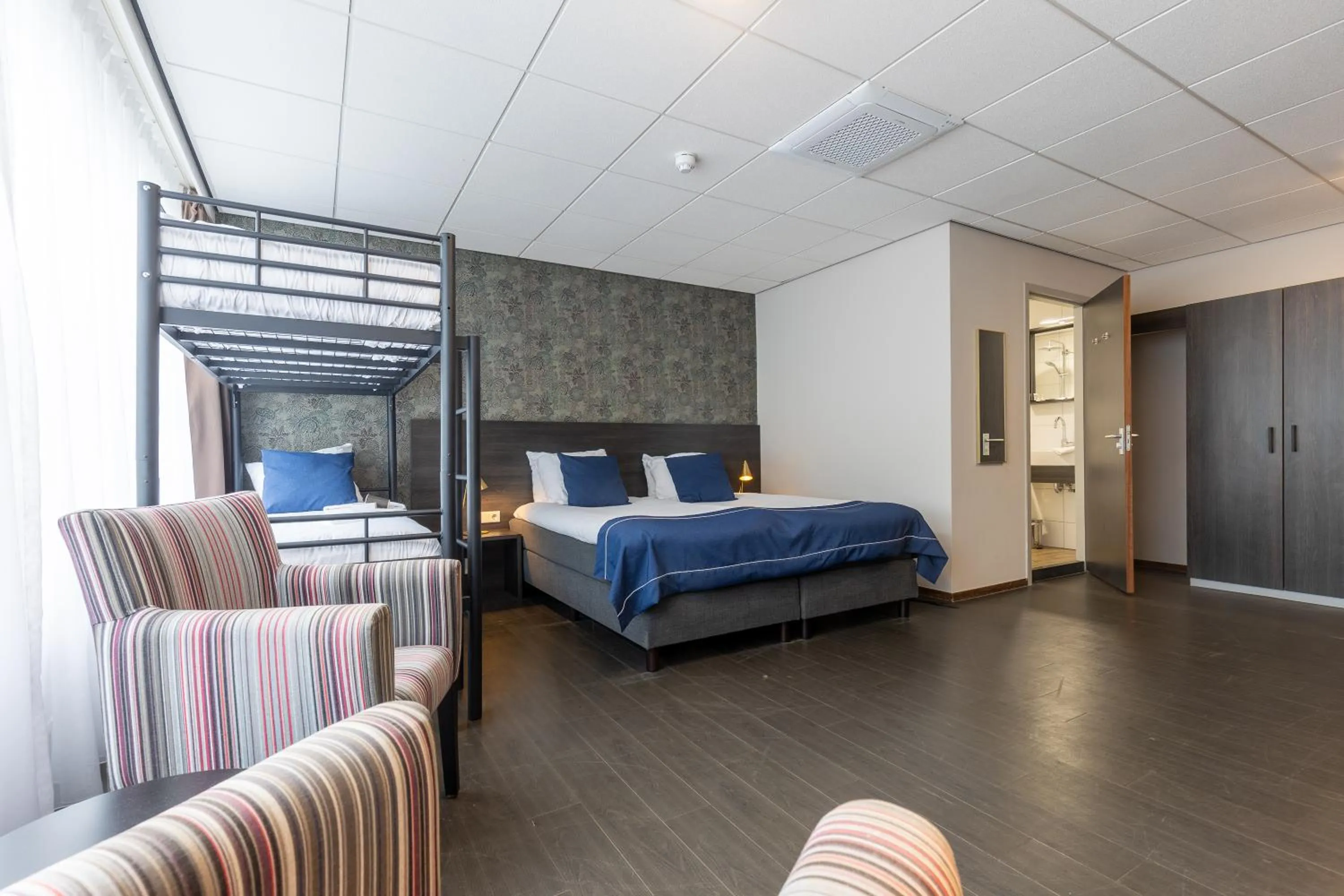 Quadruple Room in City Hotel de Jonge