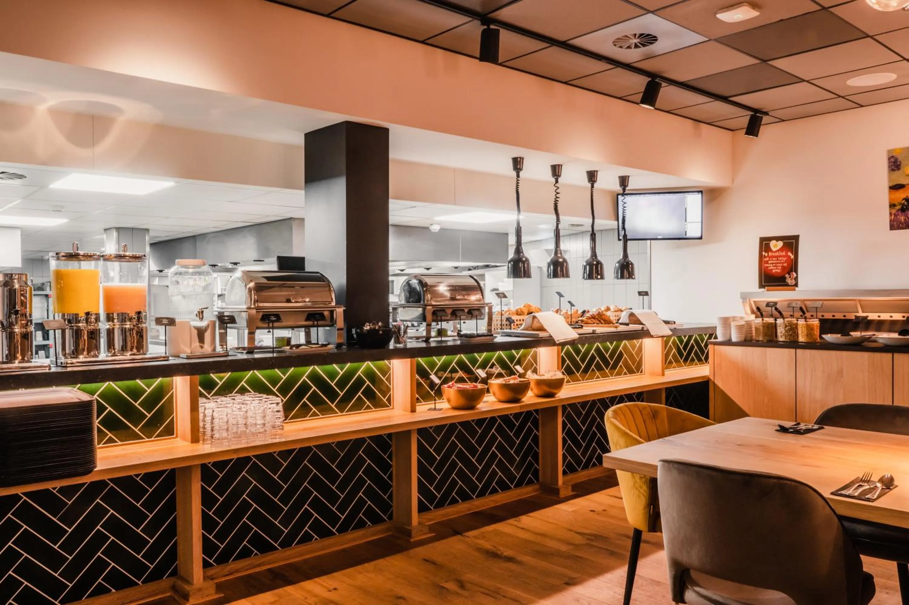 Restaurant/places to eat in City Hotel de Jonge