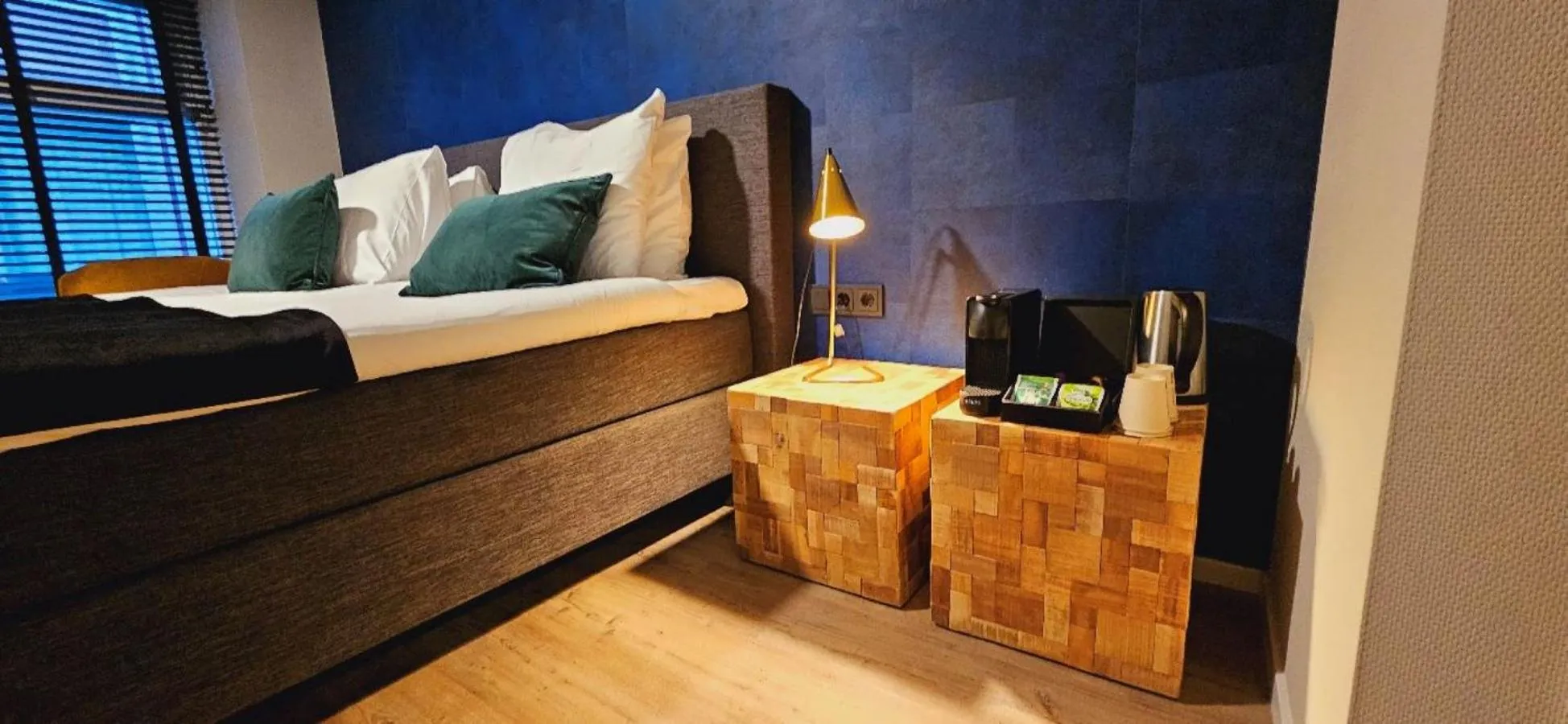 Coffee/tea facilities, Bed in City Hotel de Jonge