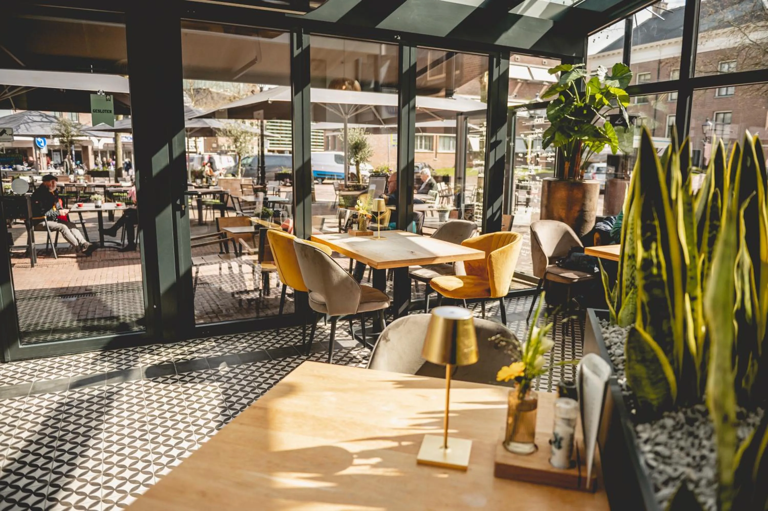 Restaurant/places to eat in City Hotel de Jonge