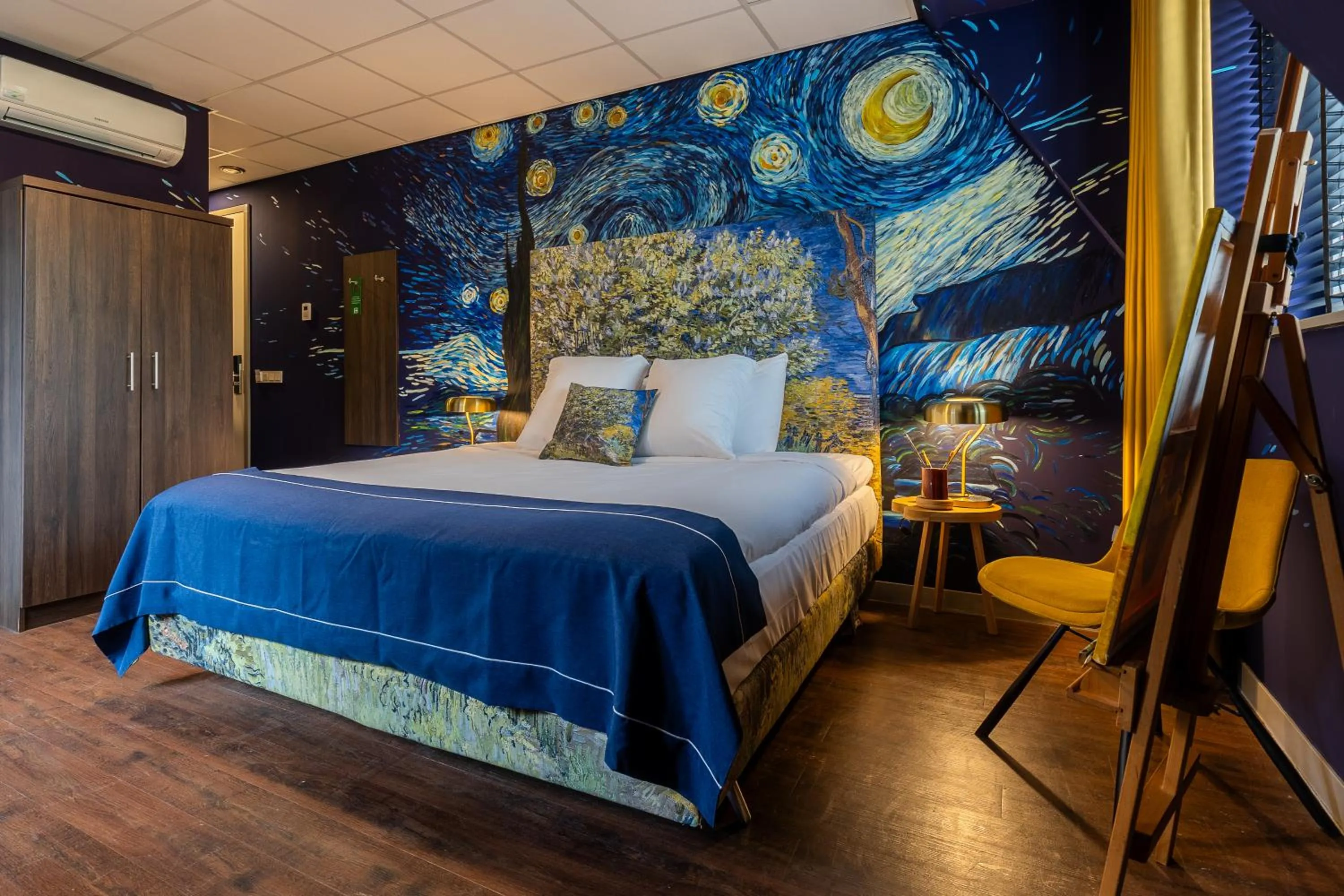 Bed in City Hotel de Jonge