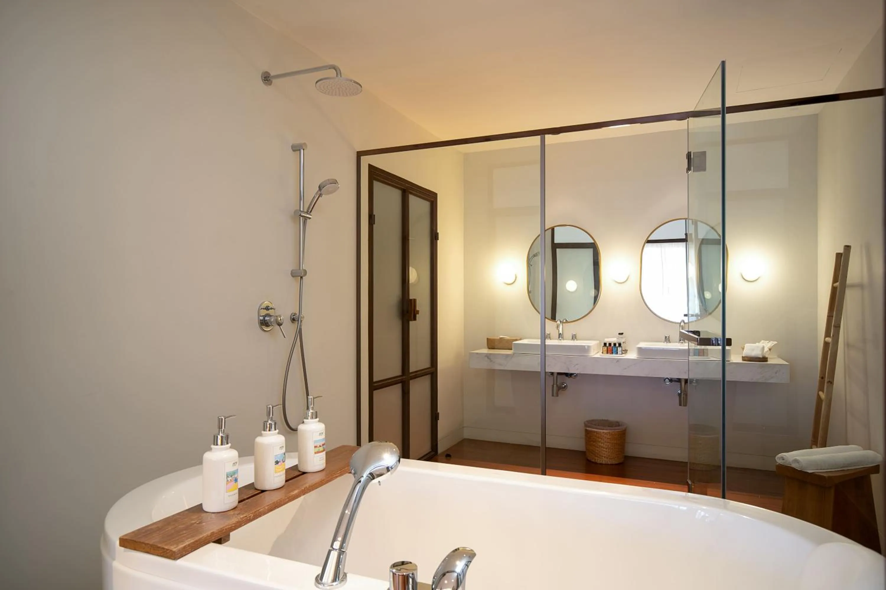 Shower in Syama Residence and Café