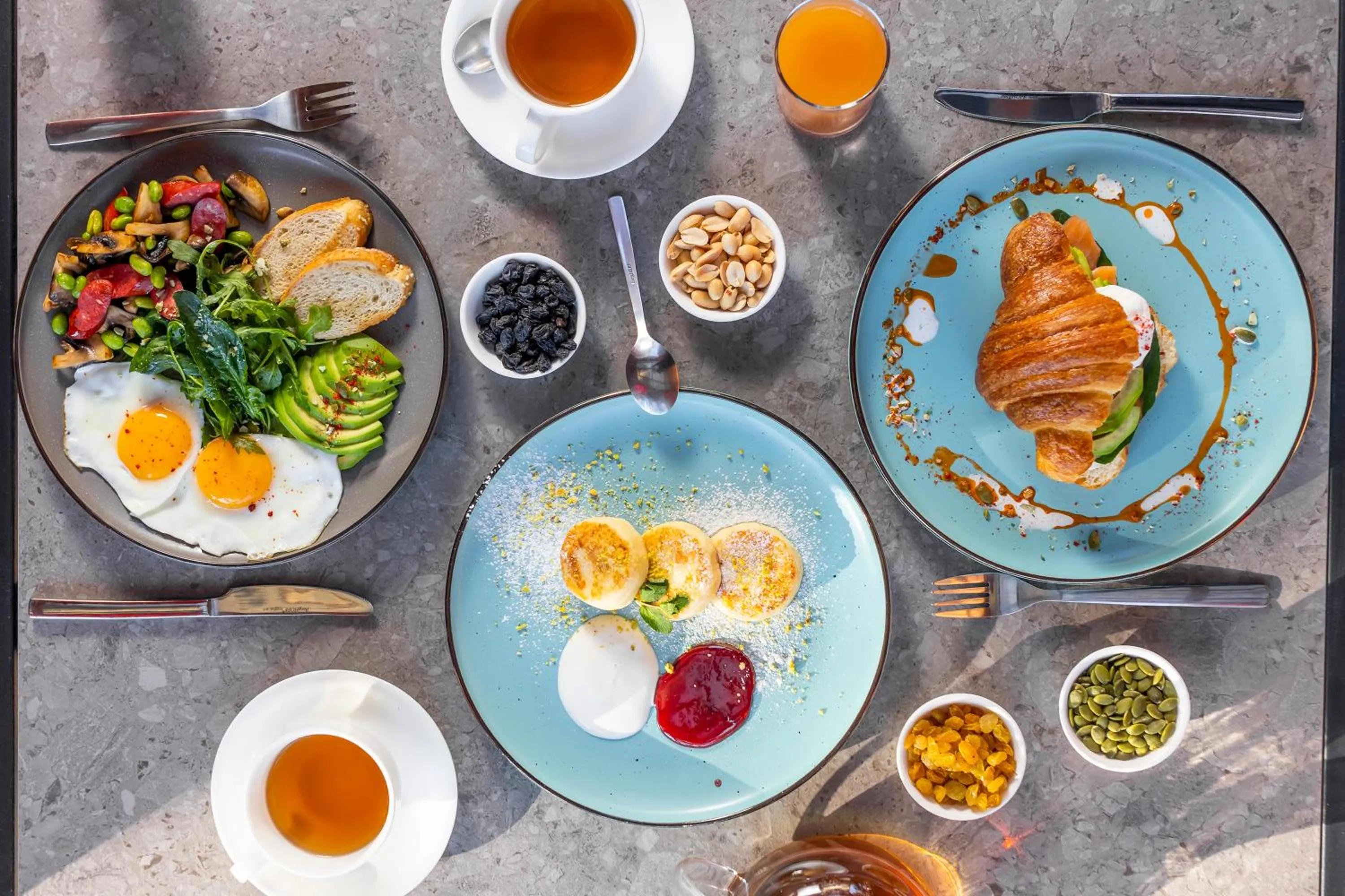 Restaurant/places to eat in Akjola