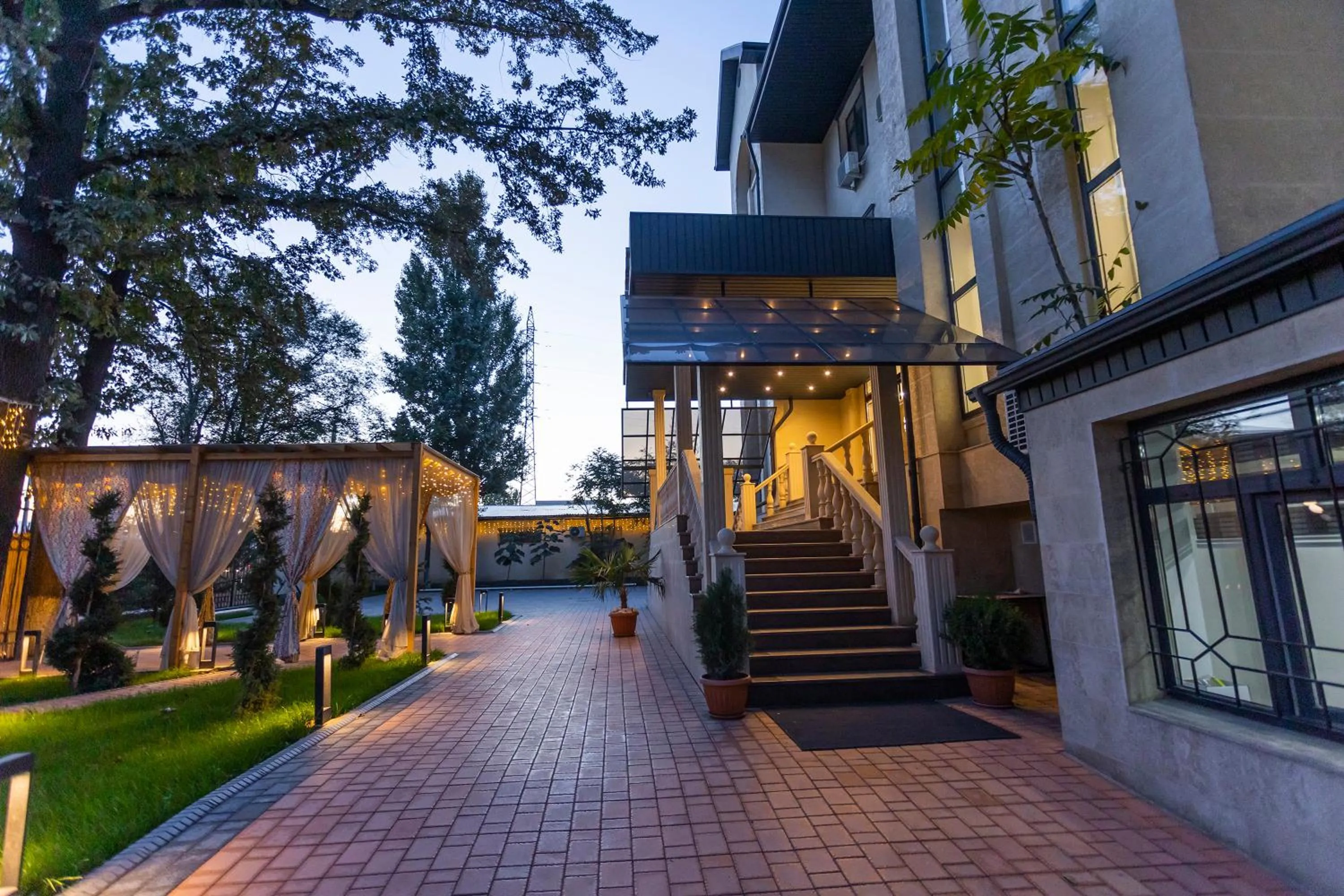 Property building in Akjola