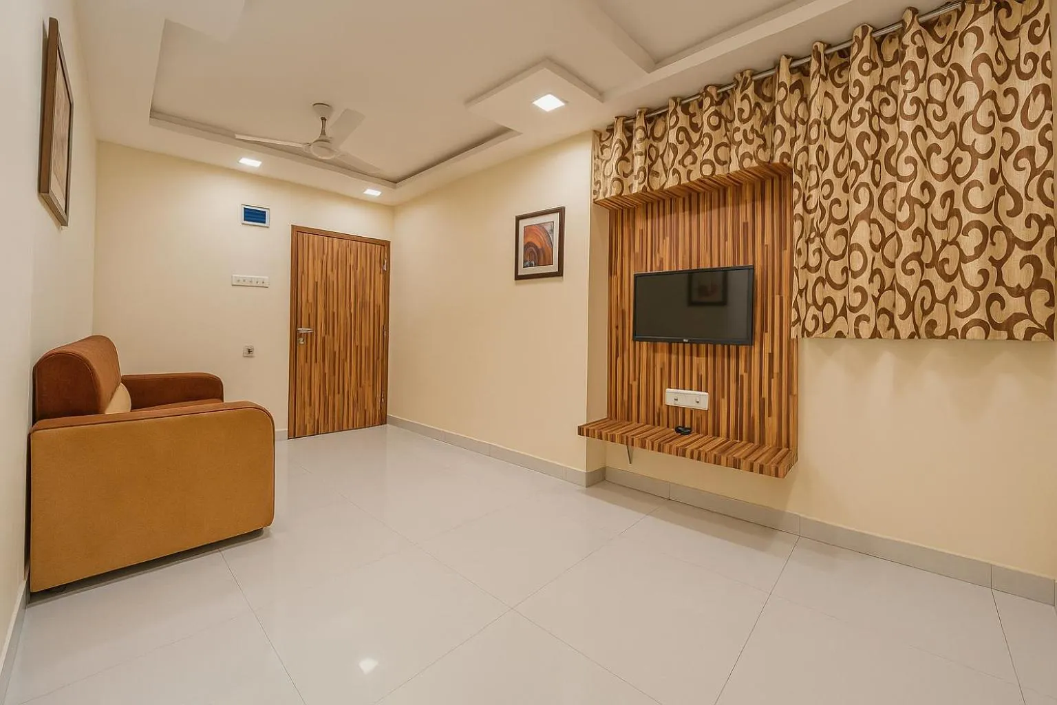 Seating area in StayGuru Park View Residency