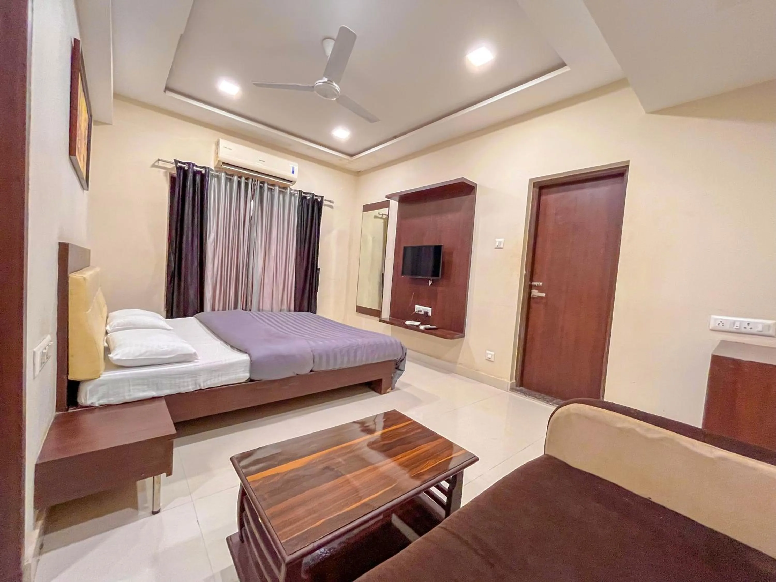 Bed in StayGuru Park View Residency