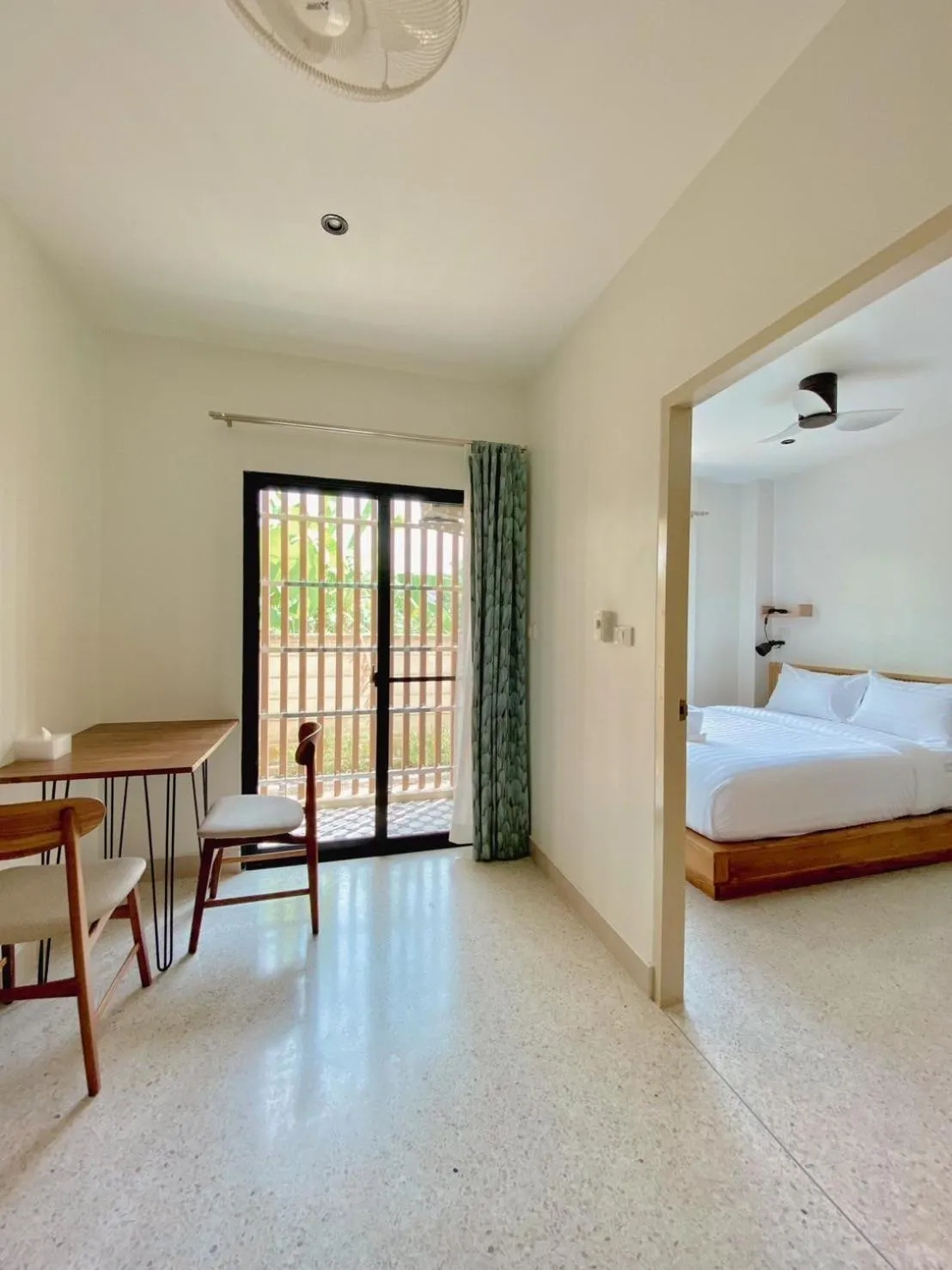 Bed in Calamint Residence Hotel ( คาลามิ้นท์)