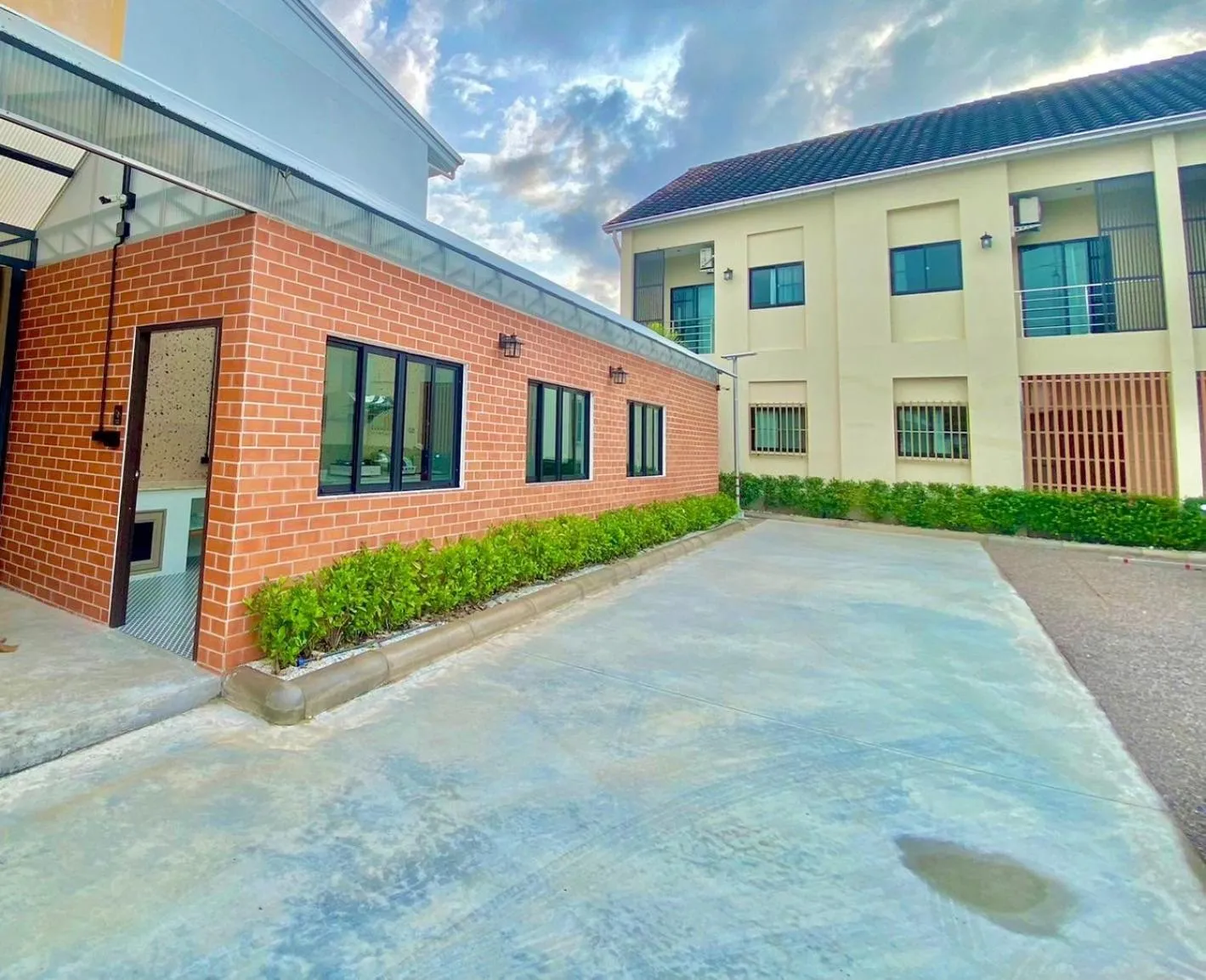 Restaurant/places to eat in Calamint Residence Hotel ( คาลามิ้นท์)