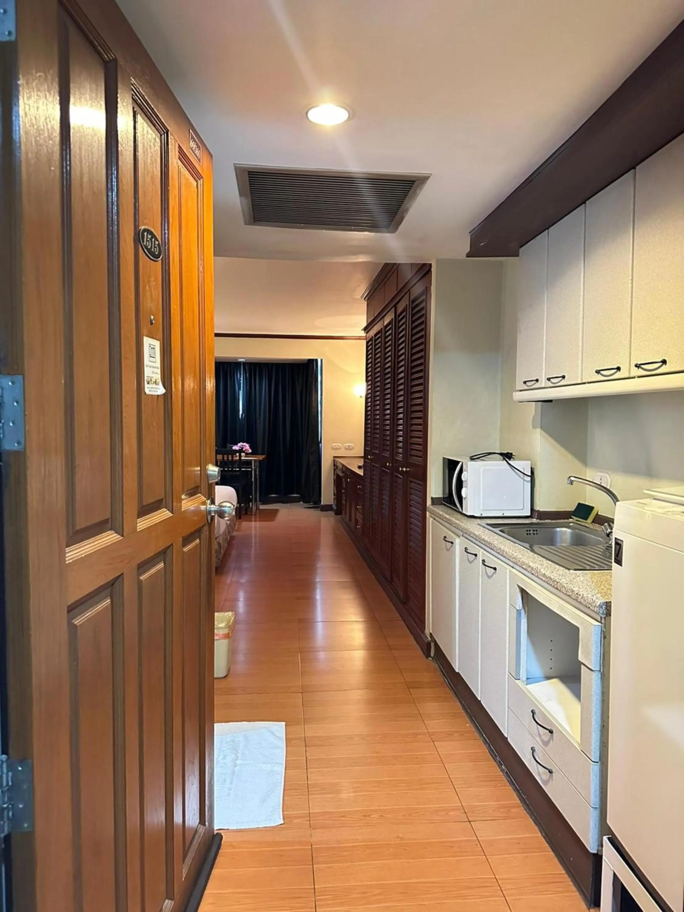 minibar in Omni Tower Sukhumvit Soi 4 Direct Rooms