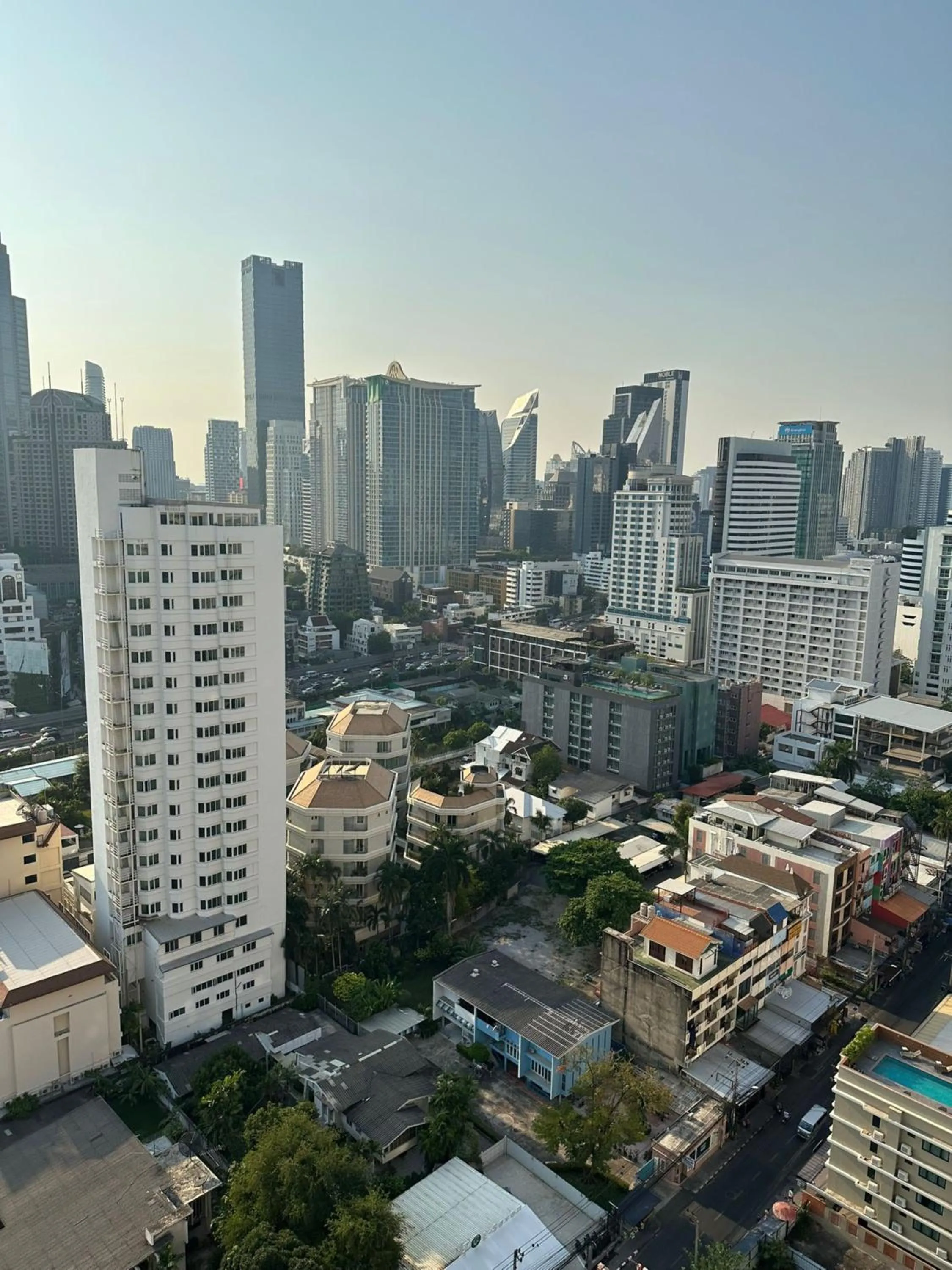 City view in Omni Tower Sukhumvit Soi 4 Direct Rooms
