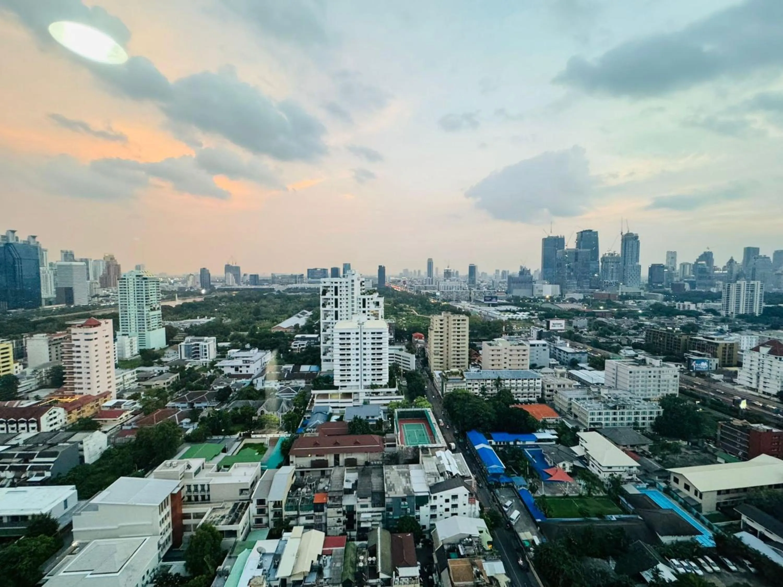 Balcony/Terrace in Omni Tower Sukhumvit Soi 4 Direct Rooms