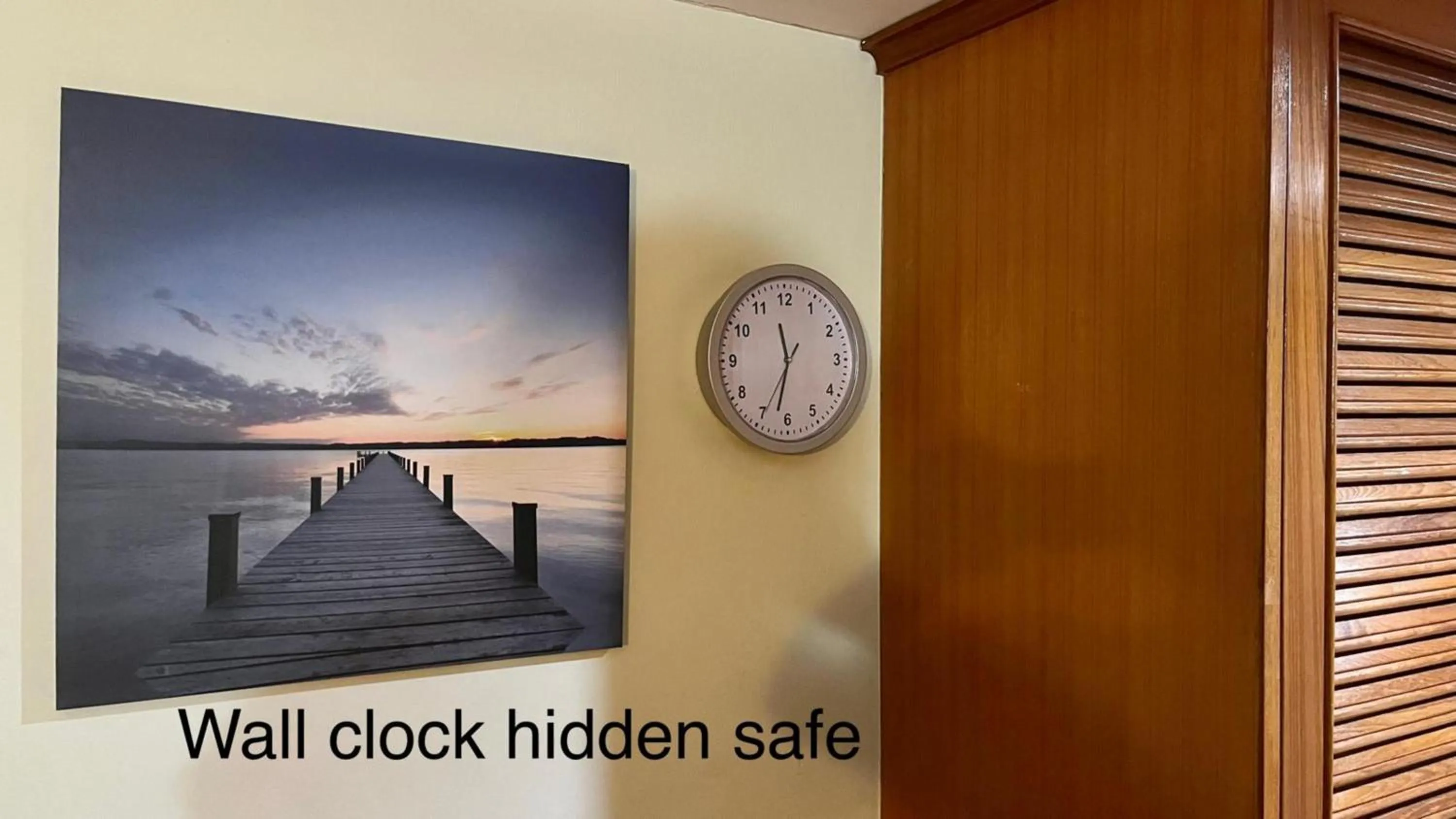 Decorative detail in Omni Tower Sukhumvit Soi 4 Direct Rooms