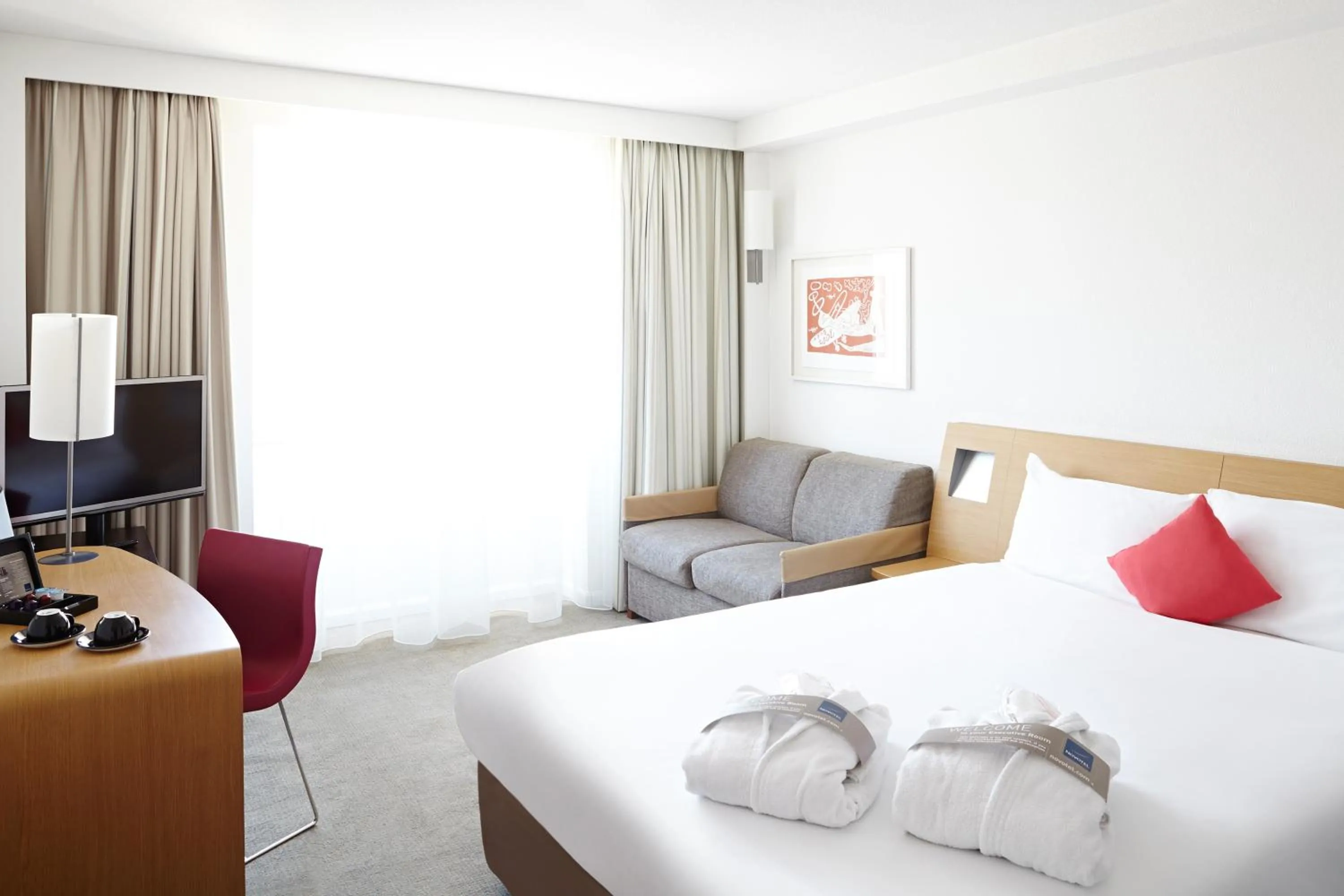 Bedroom in Novotel London Heathrow Airport M4 Jct. 4