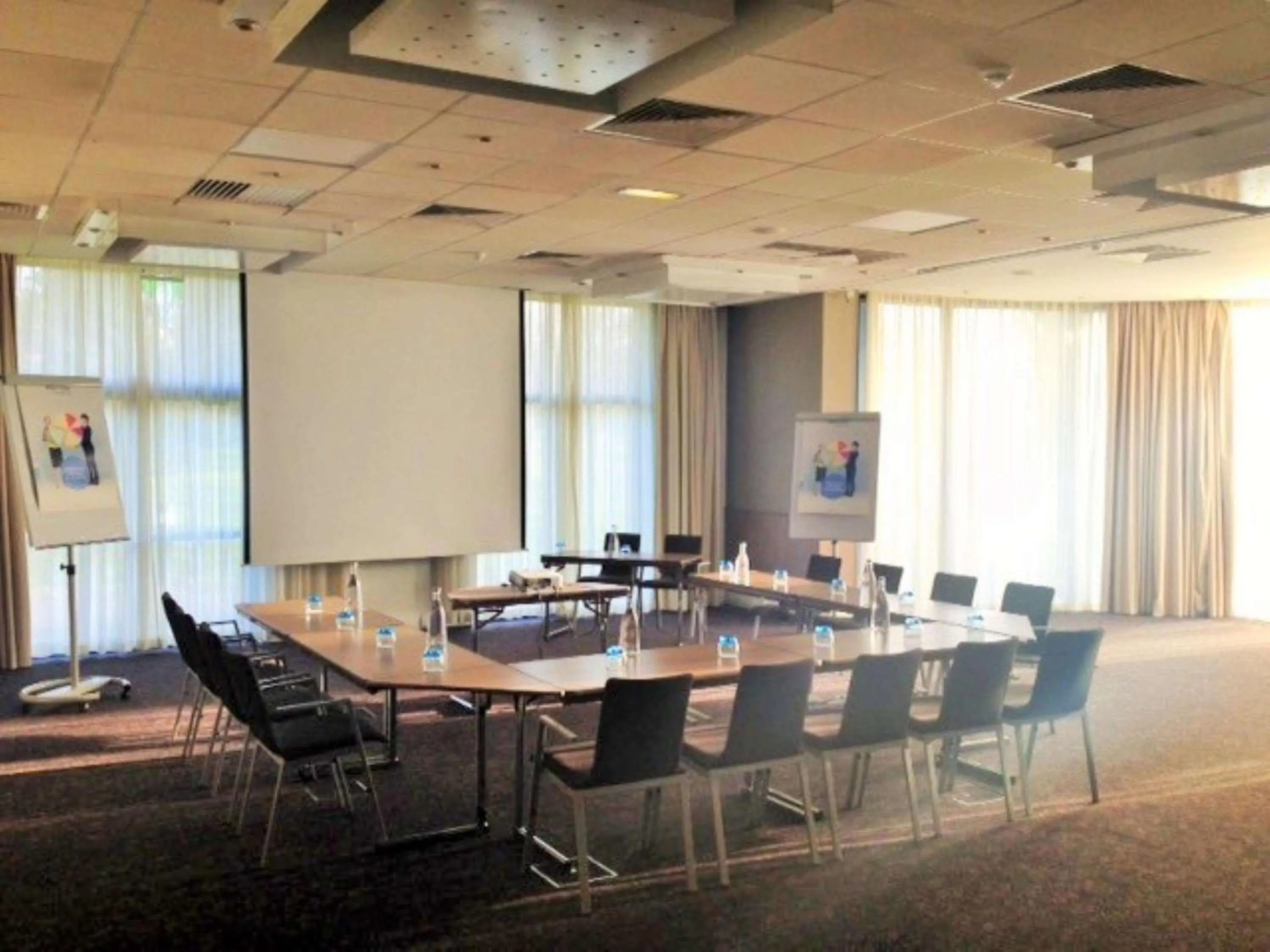 Meeting/conference room in Novotel London Heathrow Airport M4 Jct. 4