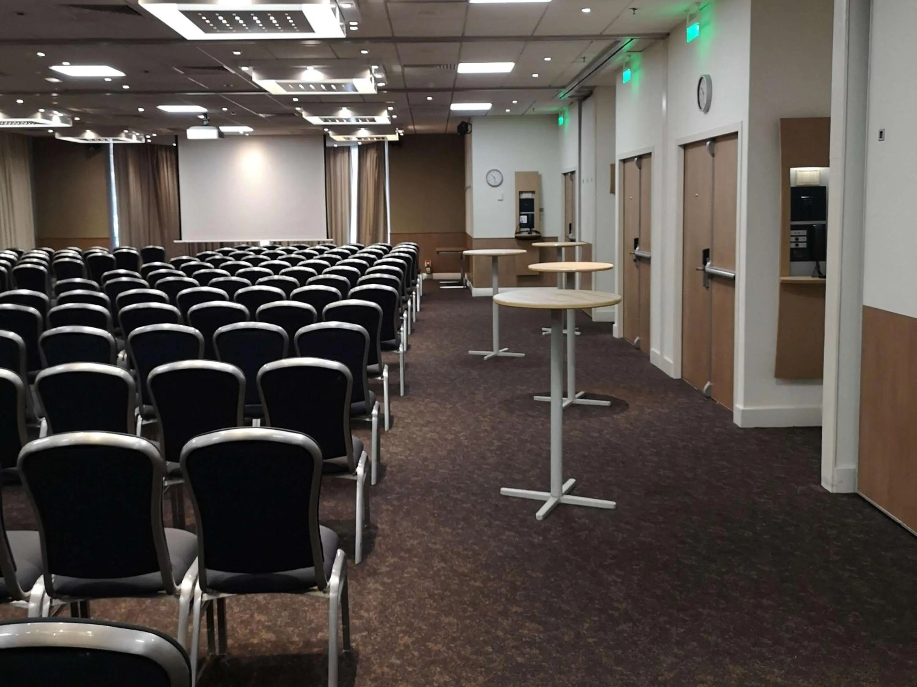 Meeting/conference room in Novotel London Heathrow Airport M4 Jct. 4