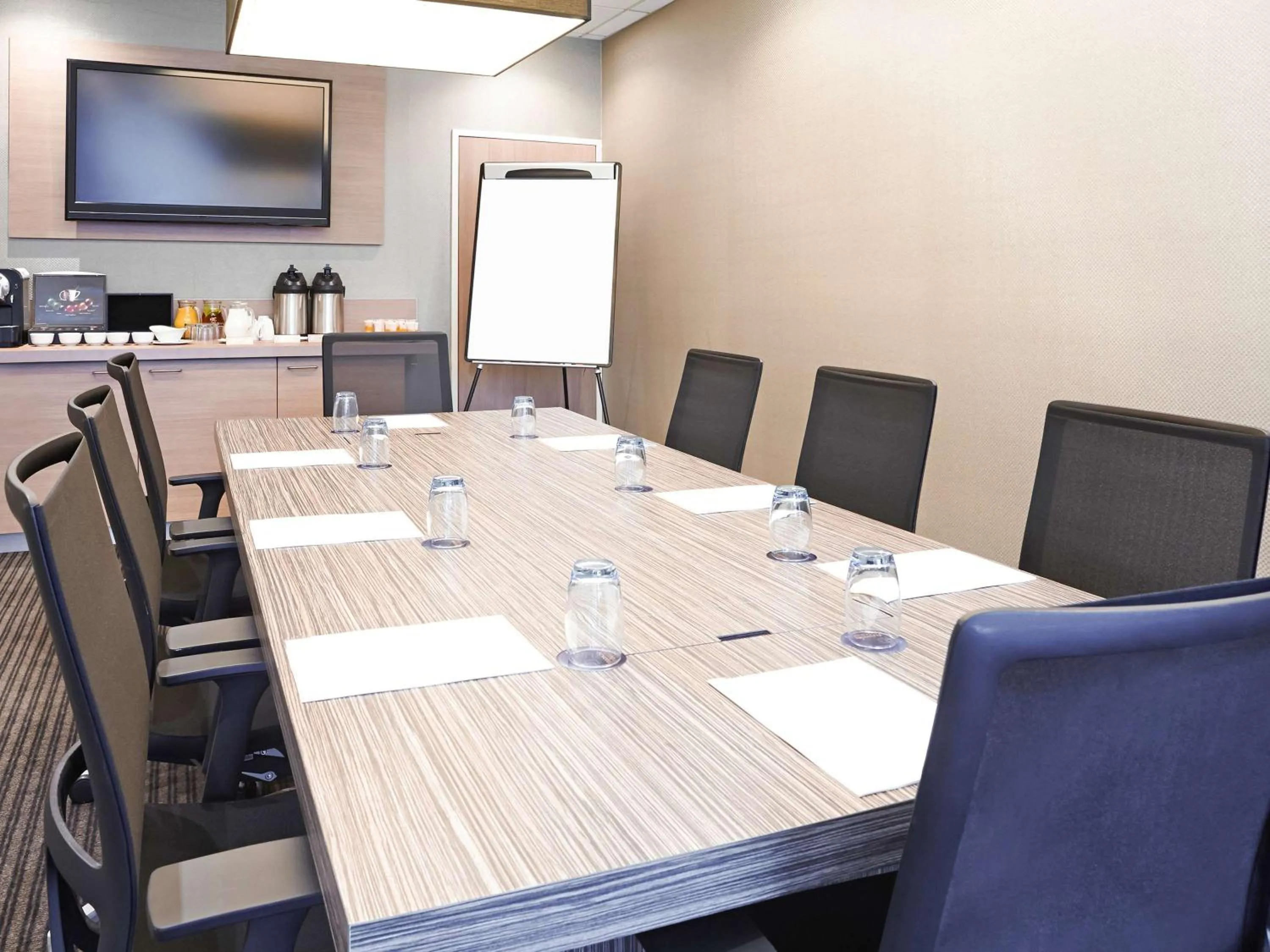 Meeting/conference room, Business Area/Conference Room in Novotel London Heathrow Airport M4 Jct. 4